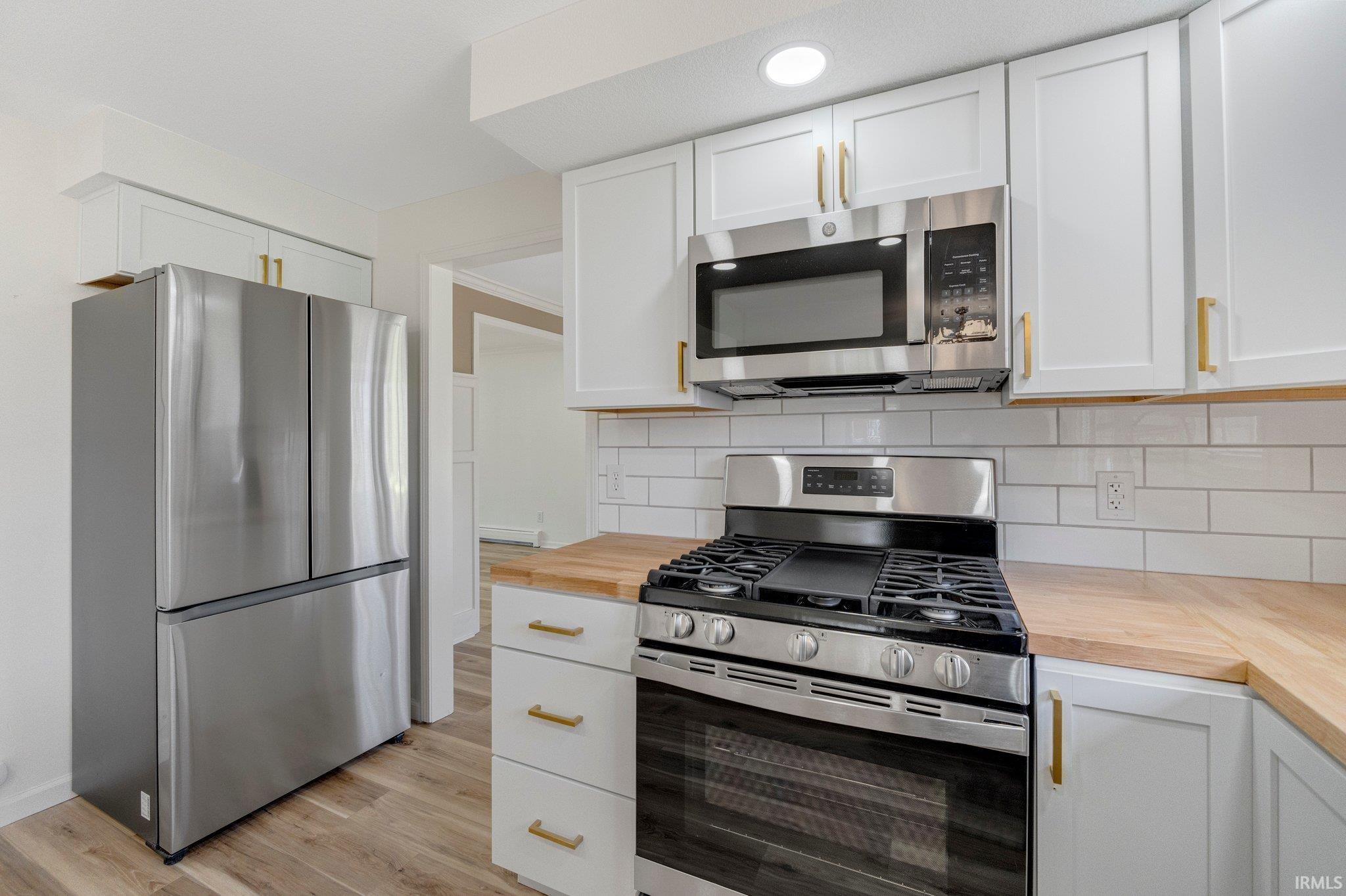 Photo 11 of 10614 Alderwood Lane