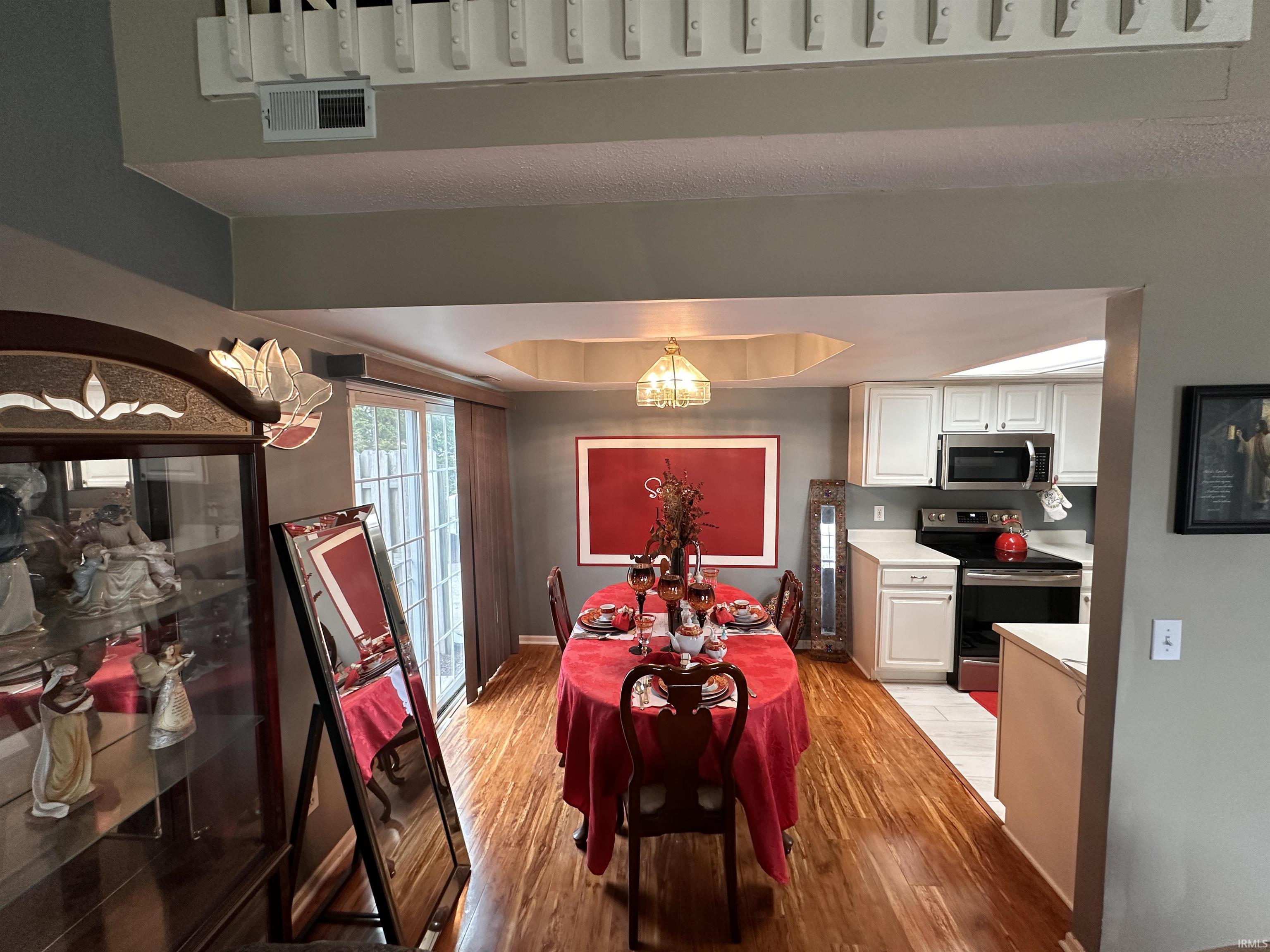 Photo 5 of 5726 Thornbriar Lane
