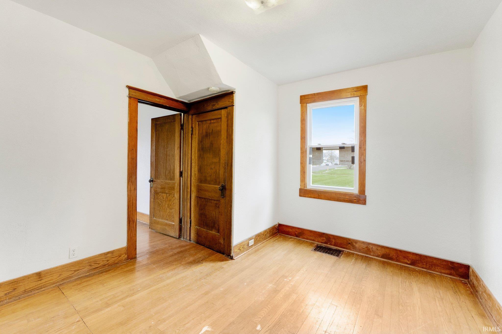 Photo 6 of 3319 S Clinton Street