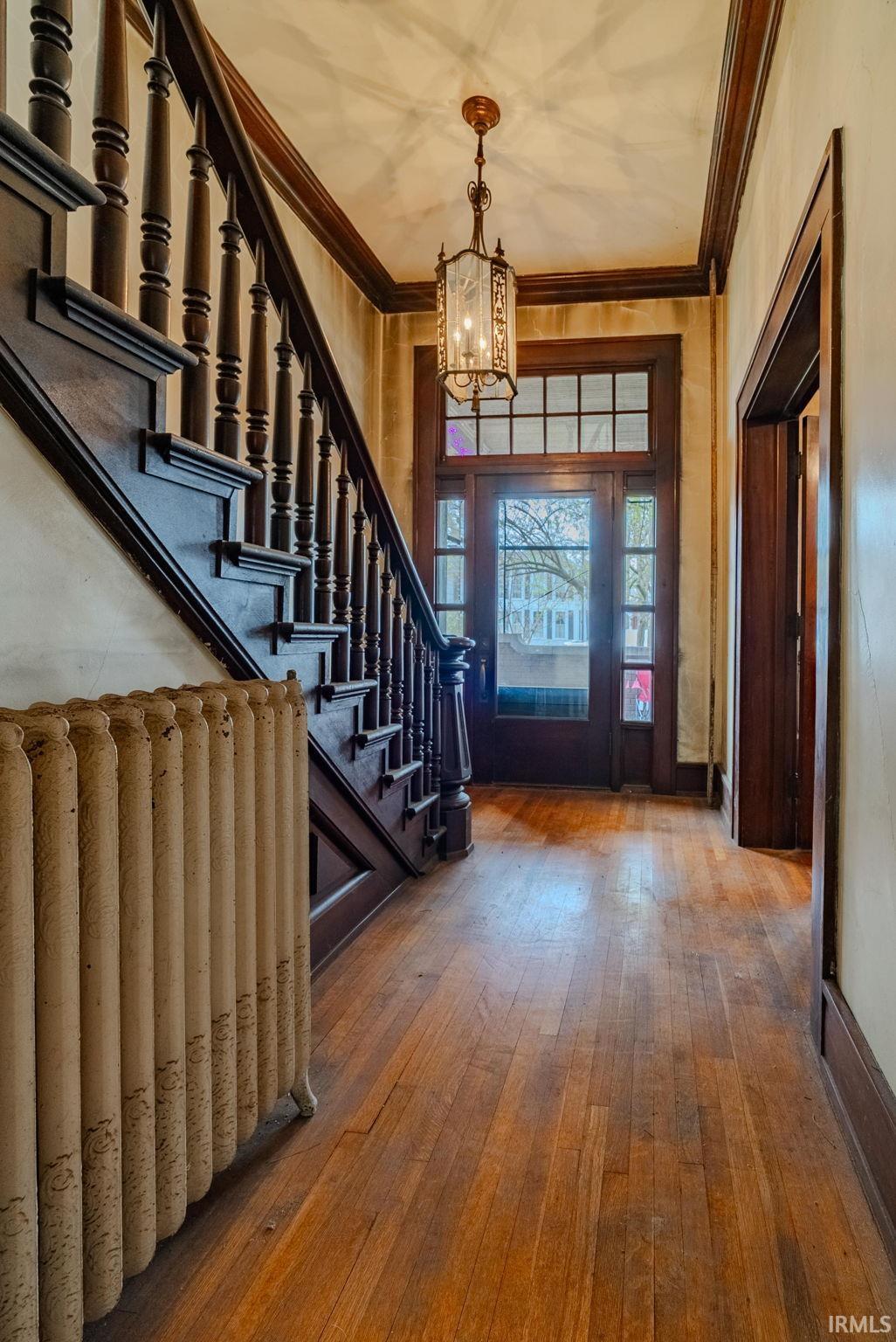 Photo 7 of 516 W Hill Street