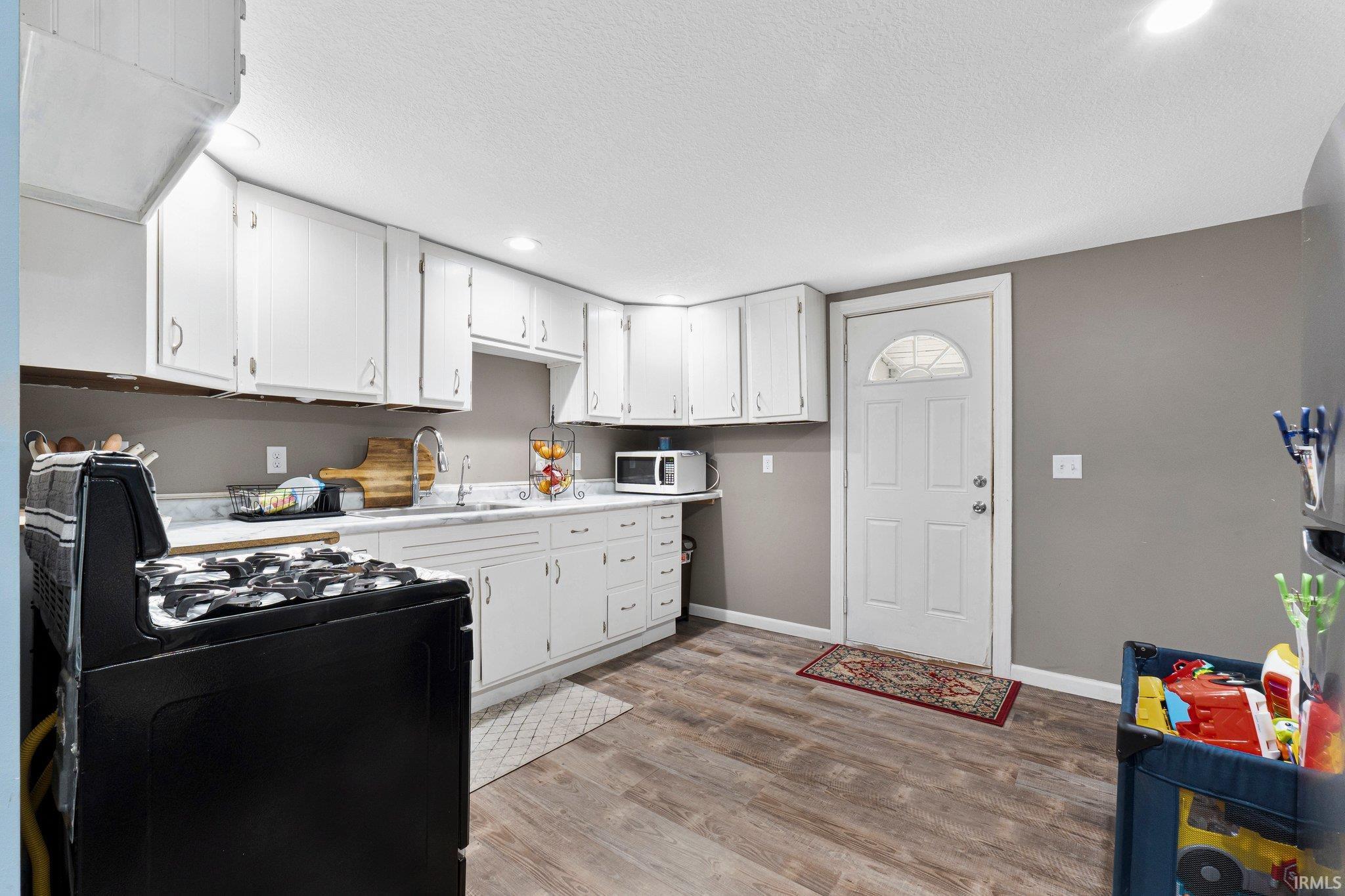 Photo 3 of 2805 Fox Avenue
