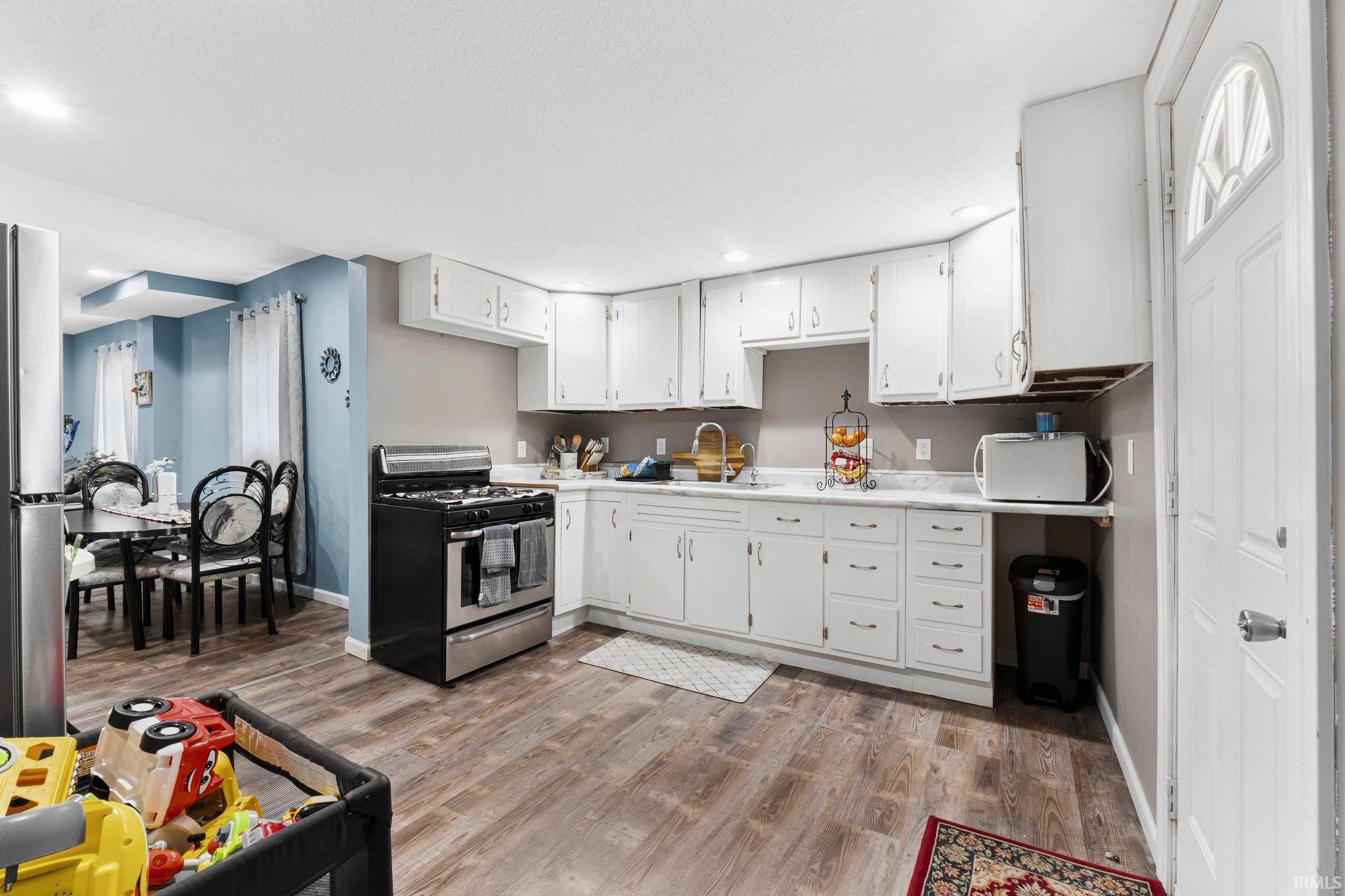 Photo 5 of 2805 Fox Avenue