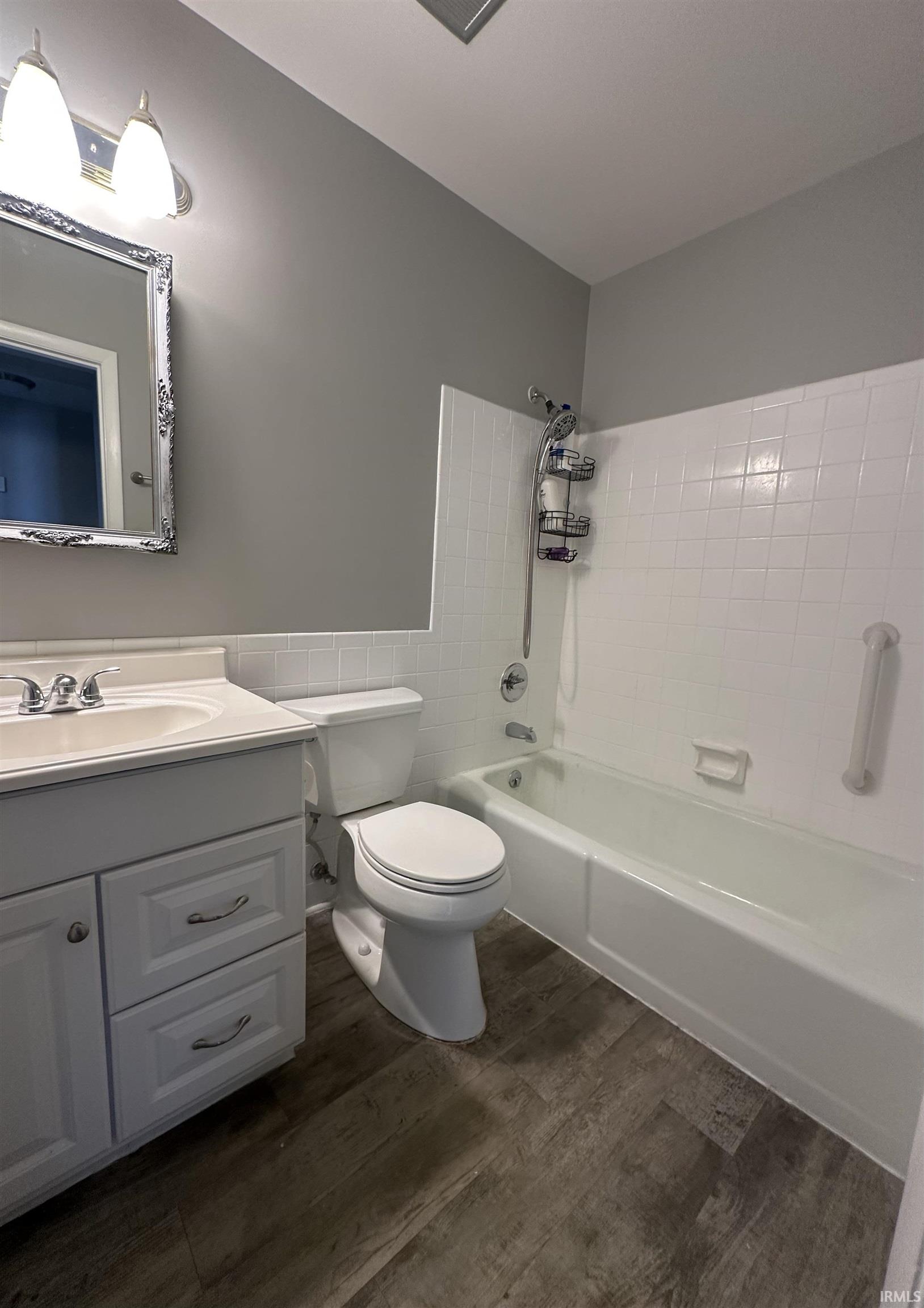 Photo 12 of 5645 S Wayne Avenue