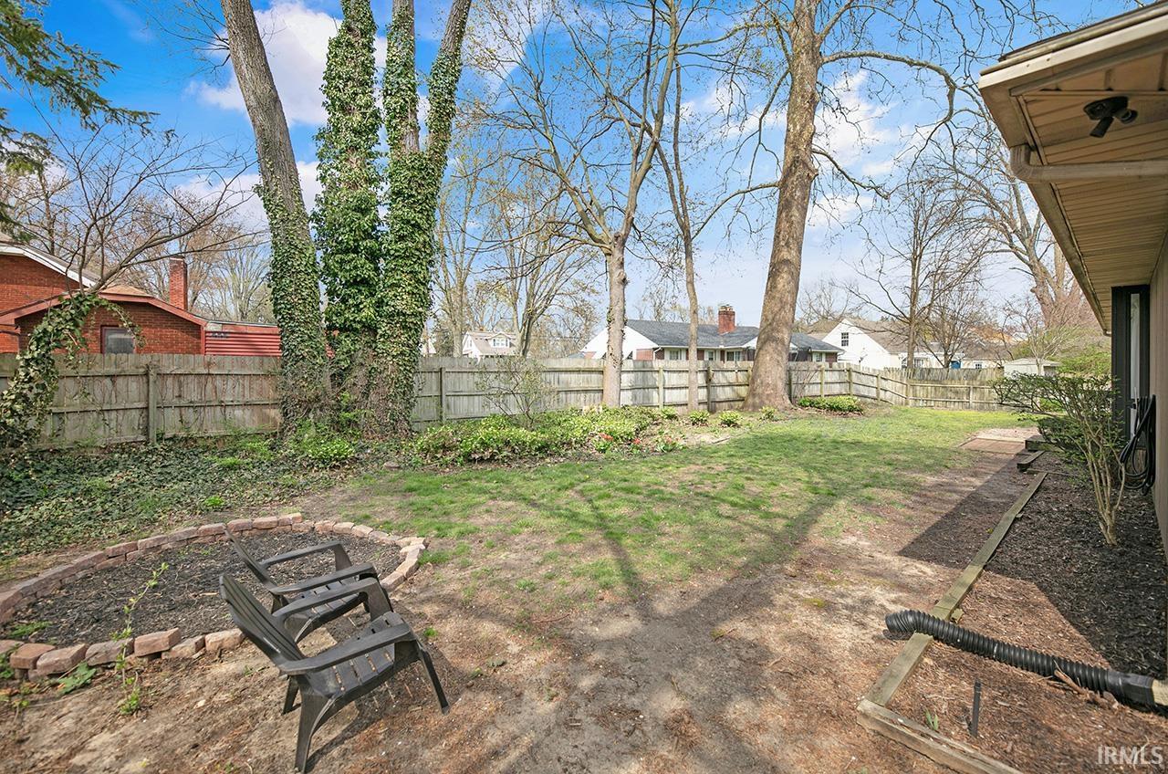 Photo 31 of 1830 Greenleaf Boulevard