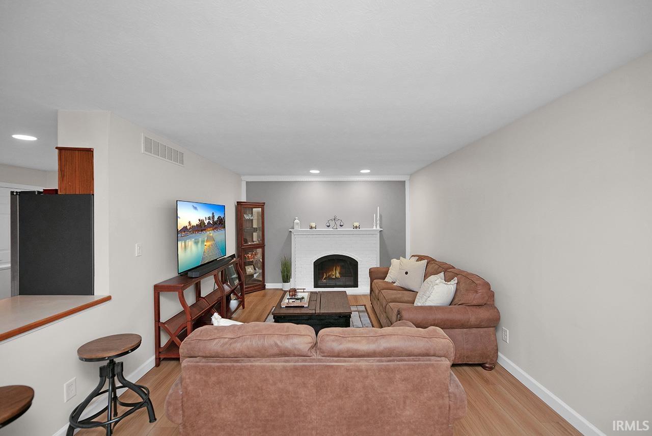 Photo 8 of 1830 Greenleaf Boulevard
