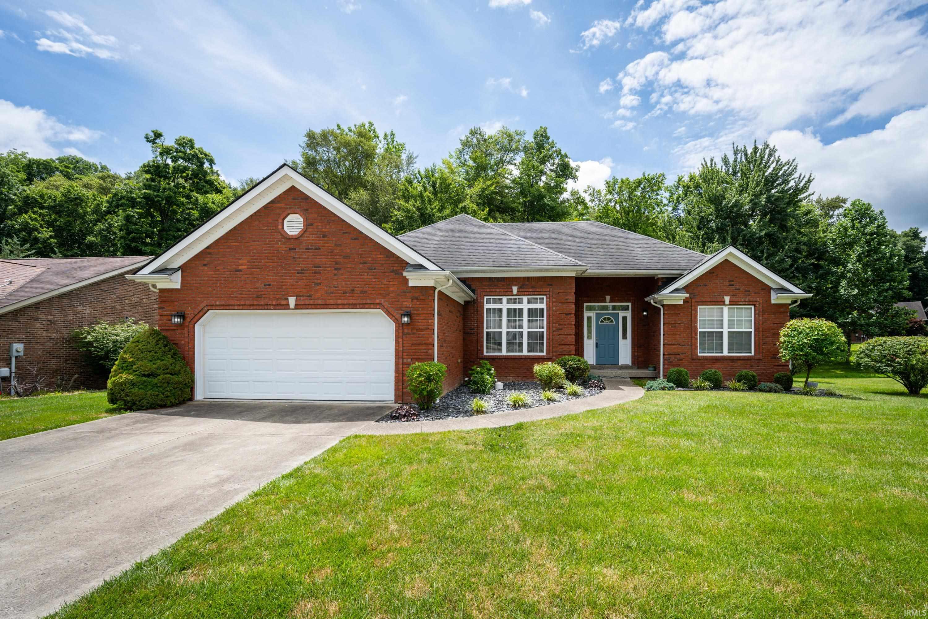 Homes for sale in Sellersburg, IN | 1807 Sterling Oaks Dr, Sellersburg, IN 47172 | MLS# 202513860