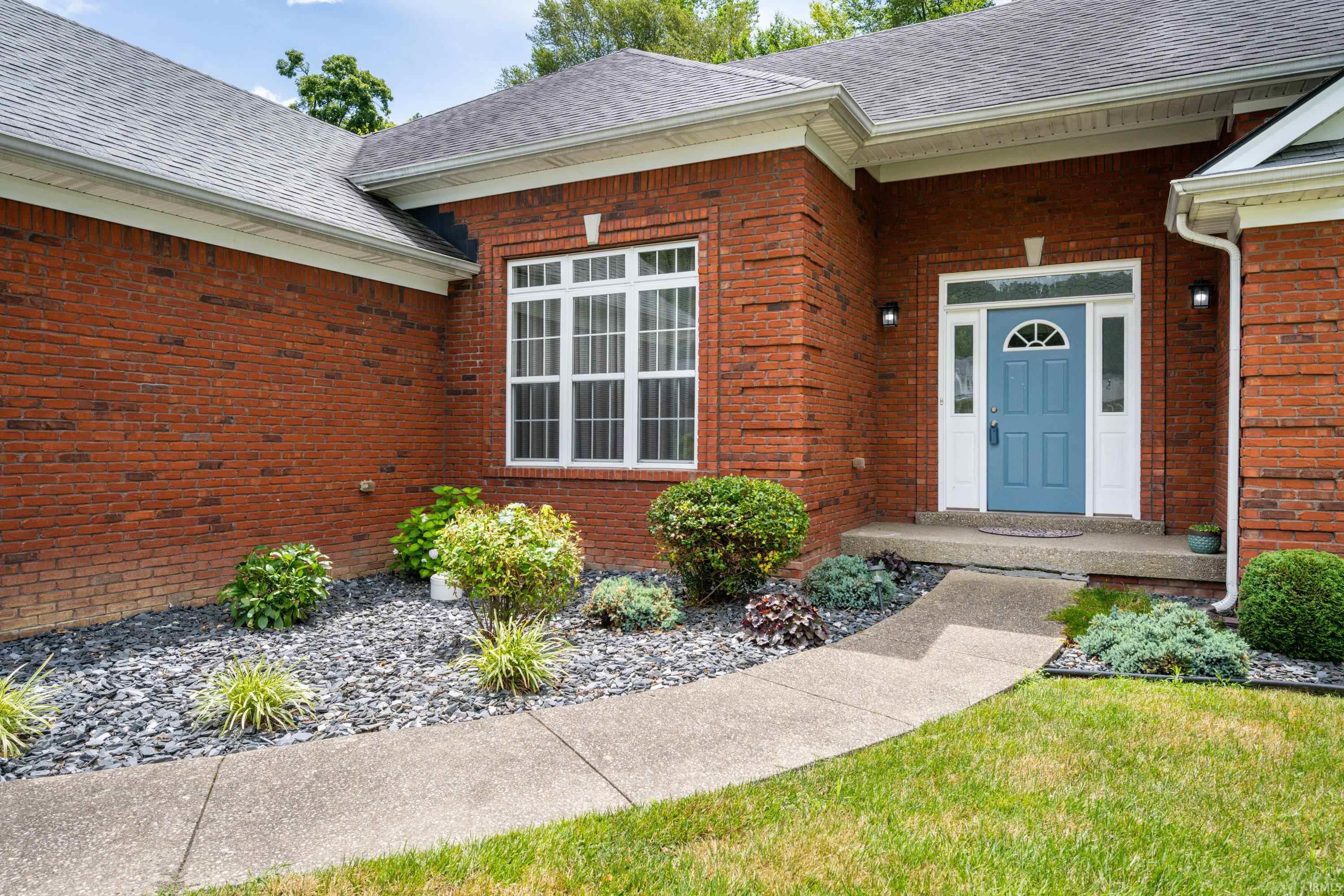 Homes for sale in Sellersburg, IN | 1807 Sterling Oaks Dr, Sellersburg, IN 47172 | MLS# 202513860