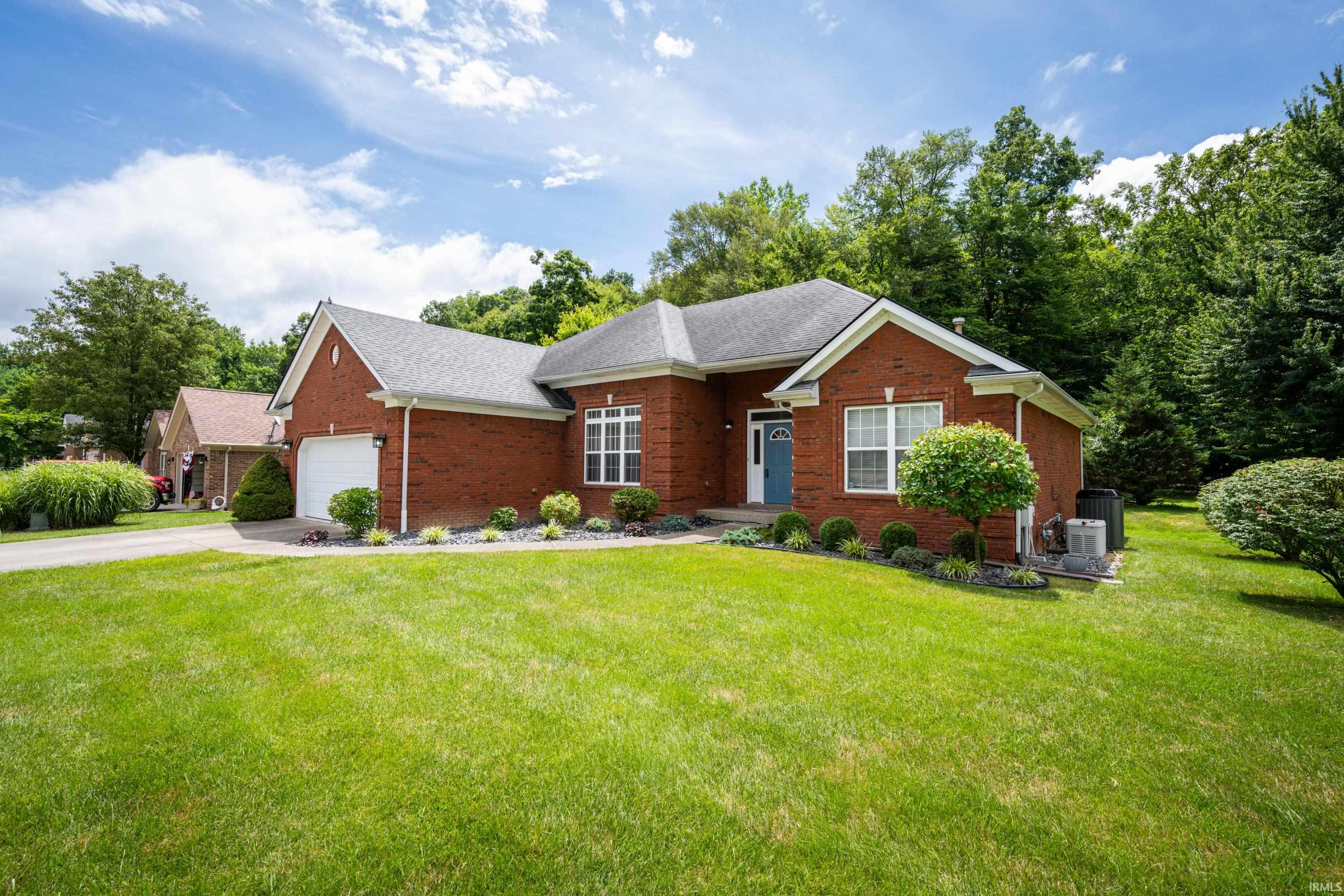 Homes for sale in Sellersburg, IN | 1807 Sterling Oaks Dr, Sellersburg, IN 47172 | MLS# 202513860