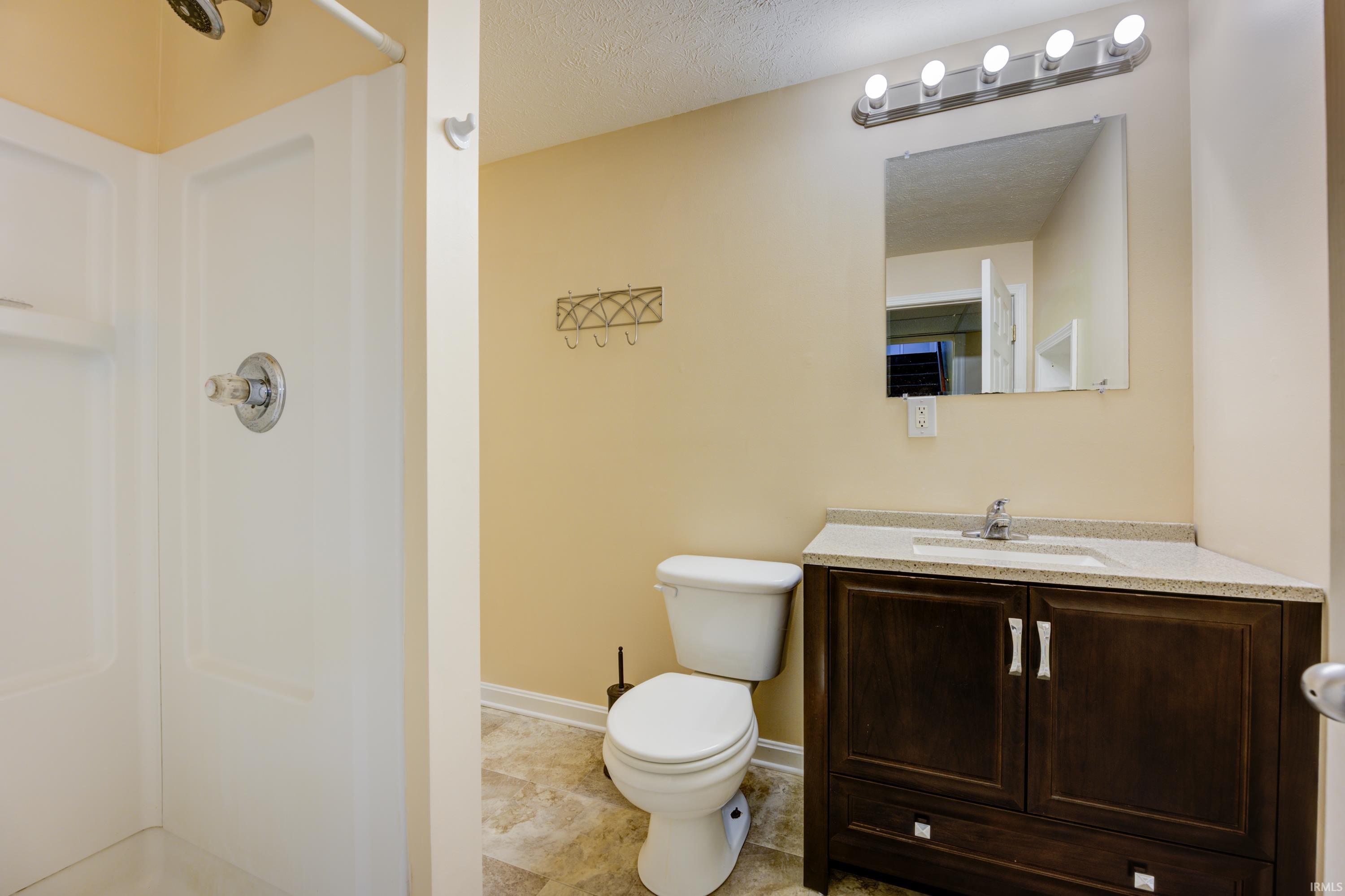 Homes for sale in Sellersburg, IN | 1807 Sterling Oaks Dr, Sellersburg, IN 47172 | MLS# 202513860