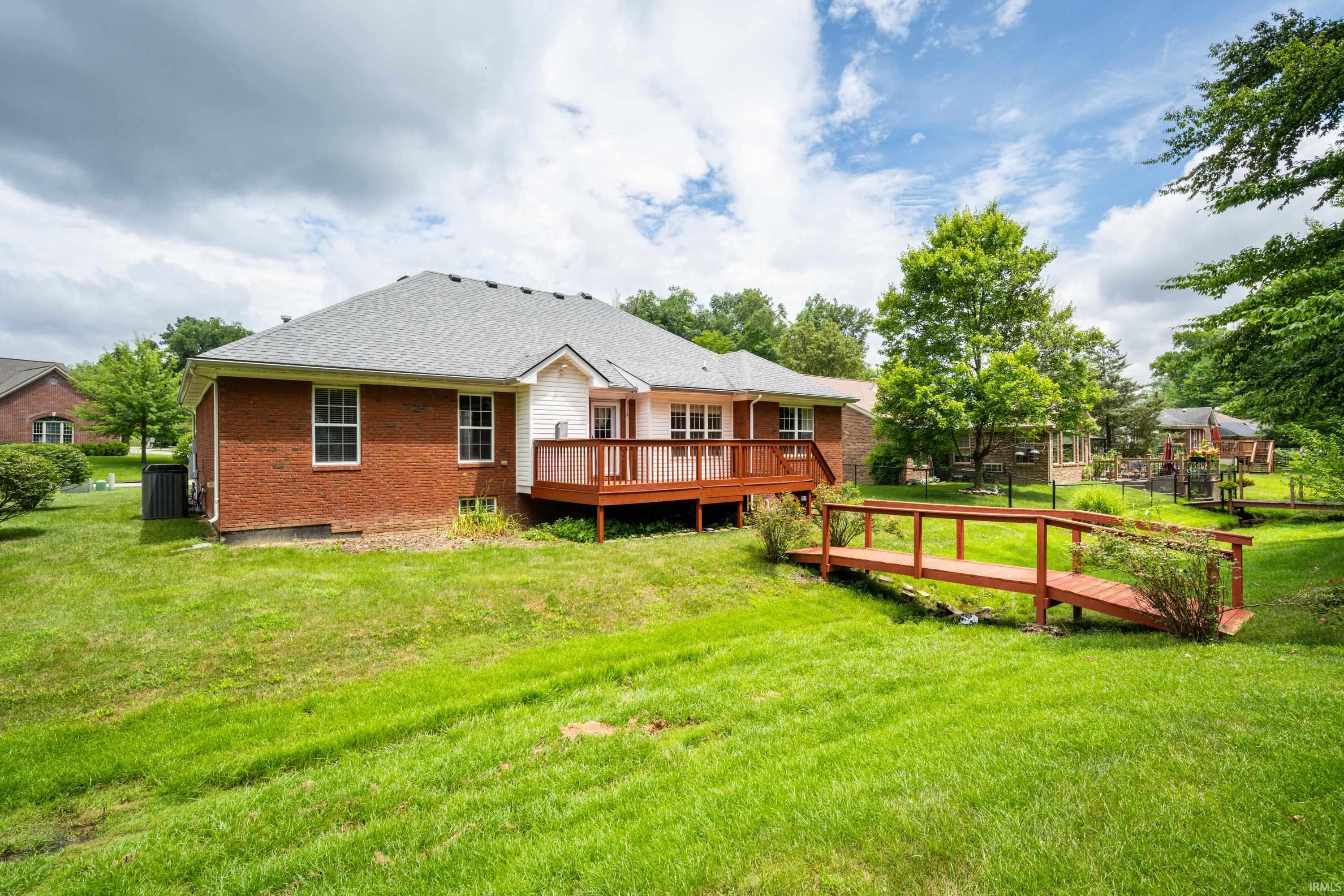 Homes for sale in Sellersburg, IN | 1807 Sterling Oaks Dr, Sellersburg, IN 47172 | MLS# 202513860