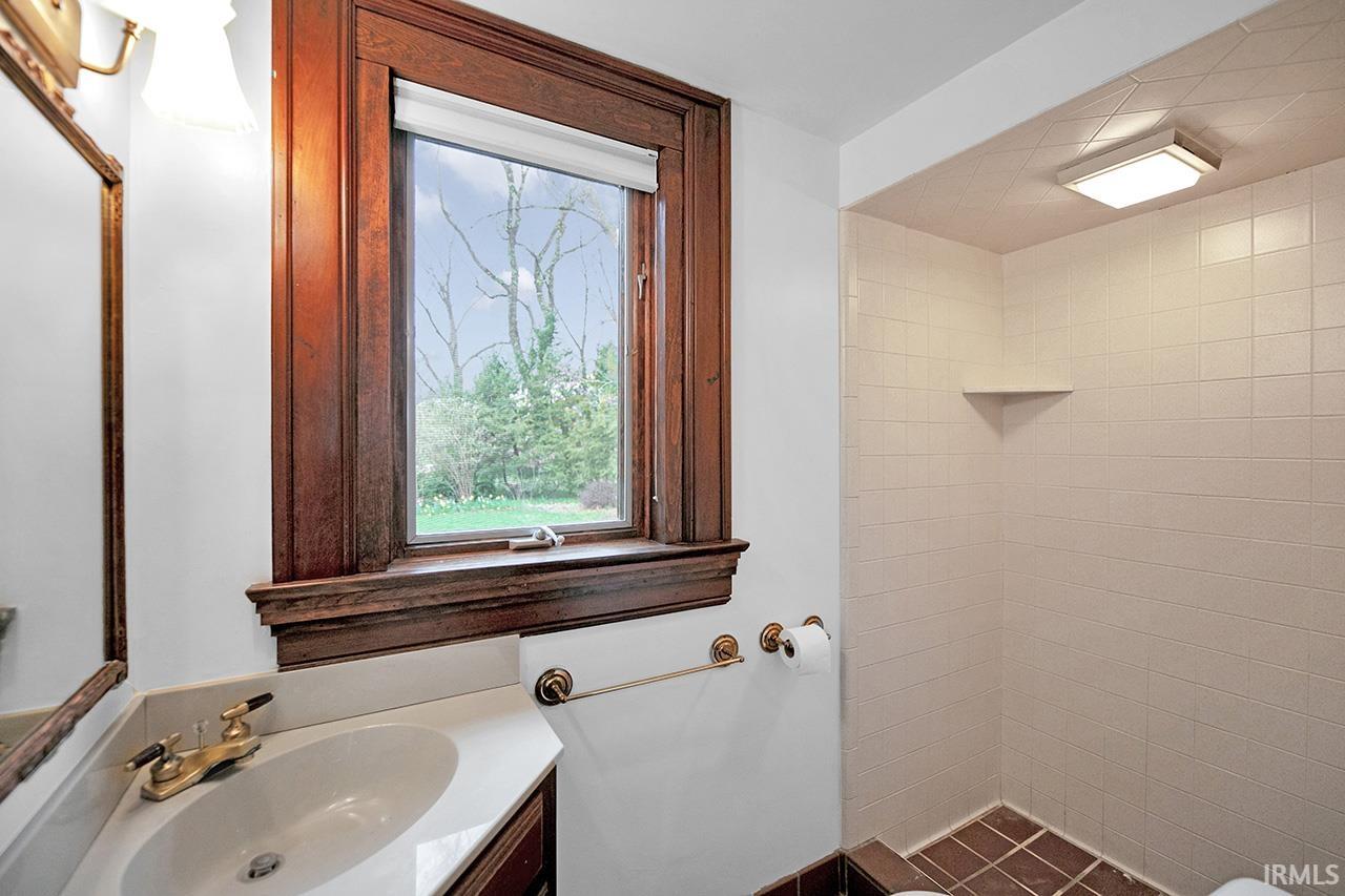 Photo 16 of 1418 Greenleaf Boulevard