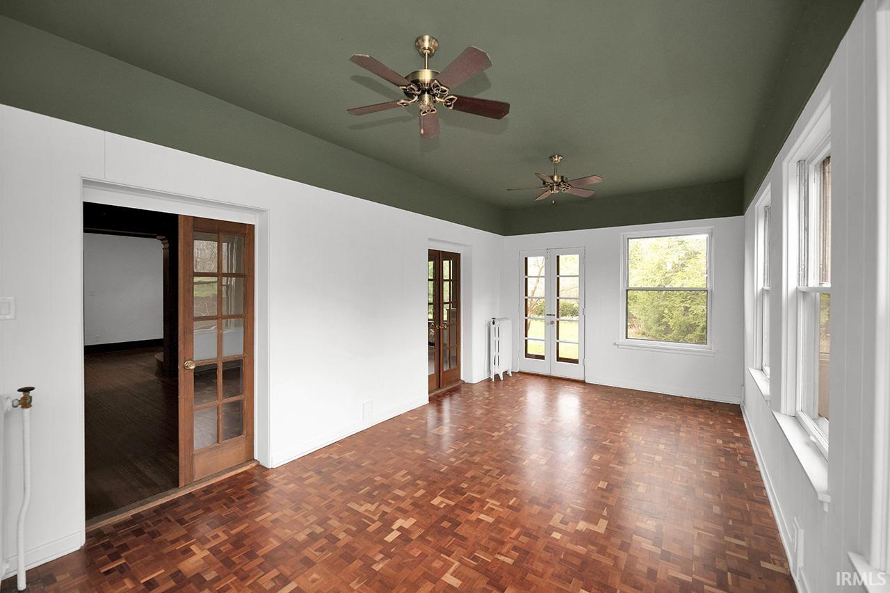 Photo 18 of 1418 Greenleaf Boulevard