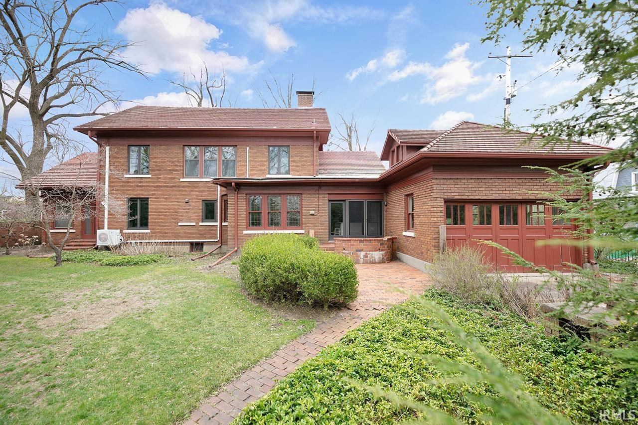 Photo 3 of 1418 Greenleaf Boulevard