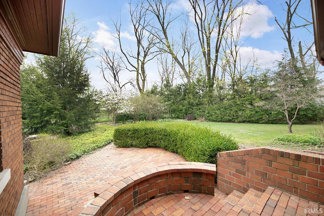 Photo 4 of 1418 Greenleaf Boulevard