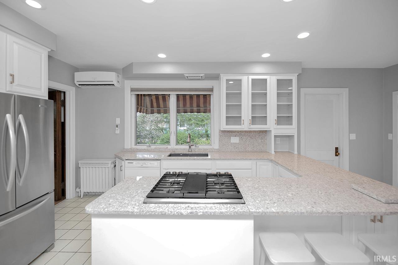 Photo 7 of 1418 Greenleaf Boulevard