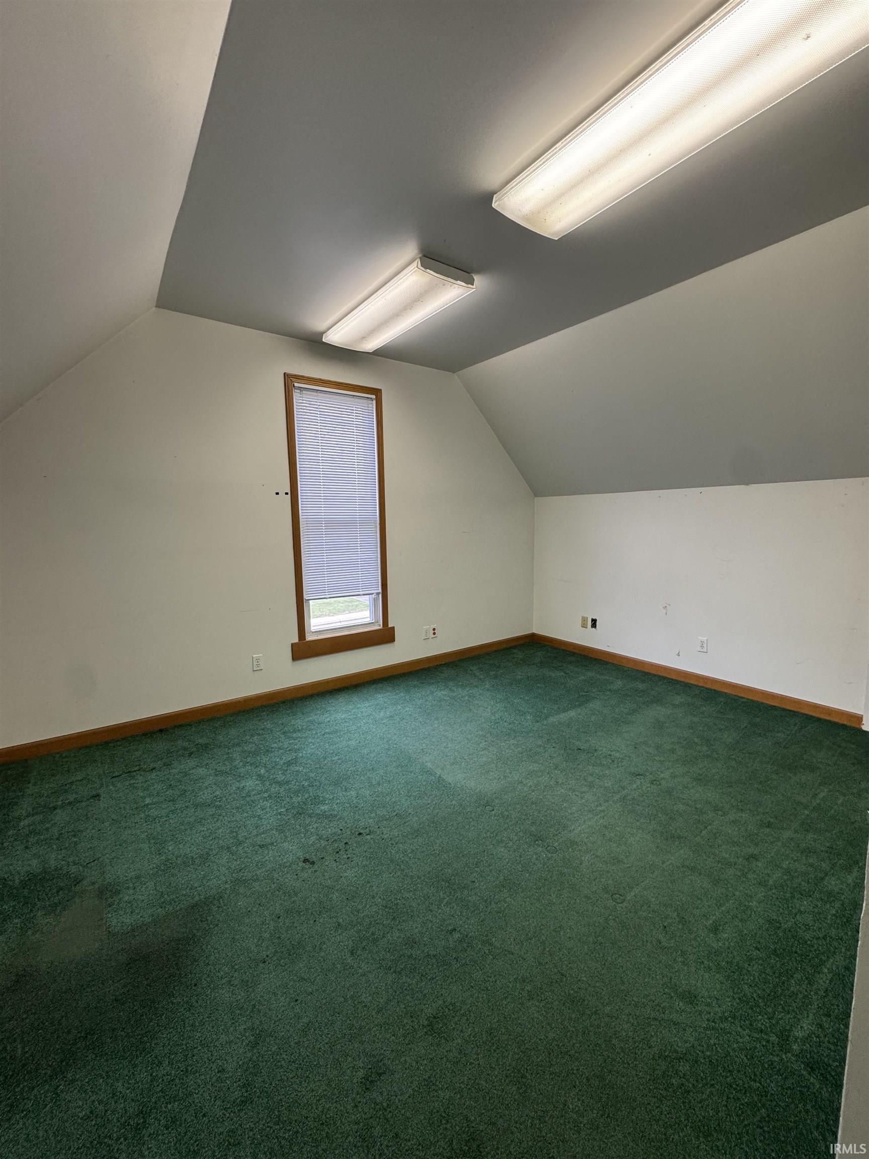 Photo 4 of 302 E Winona Avenue
