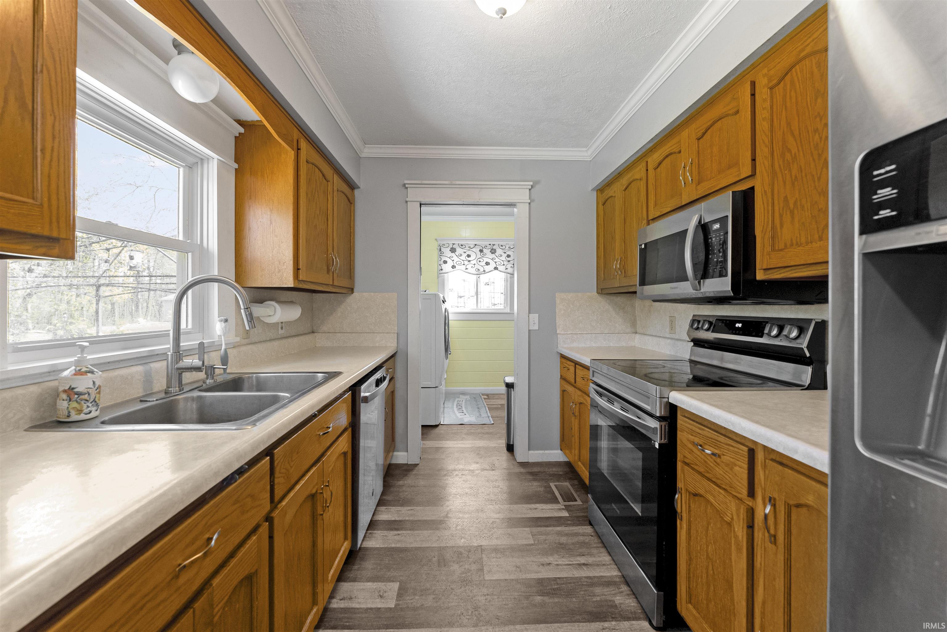 Photo 10 of 865 Chambers Street