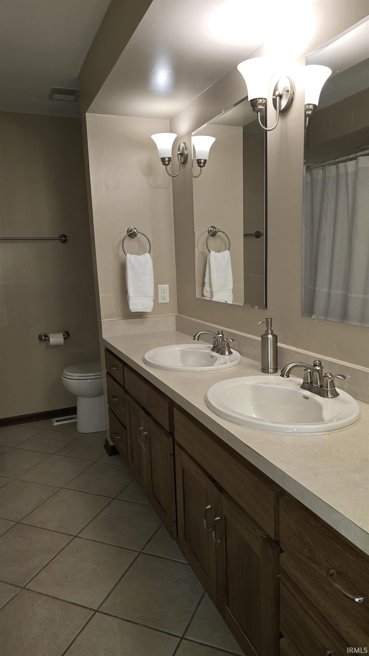 Photo 27 of 4221 Thorngate Drive