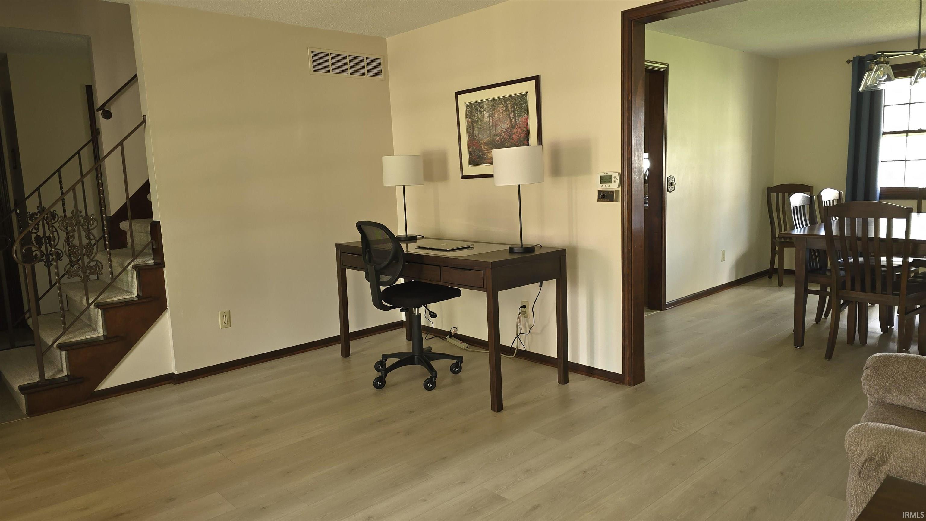 Photo 4 of 4221 Thorngate Drive