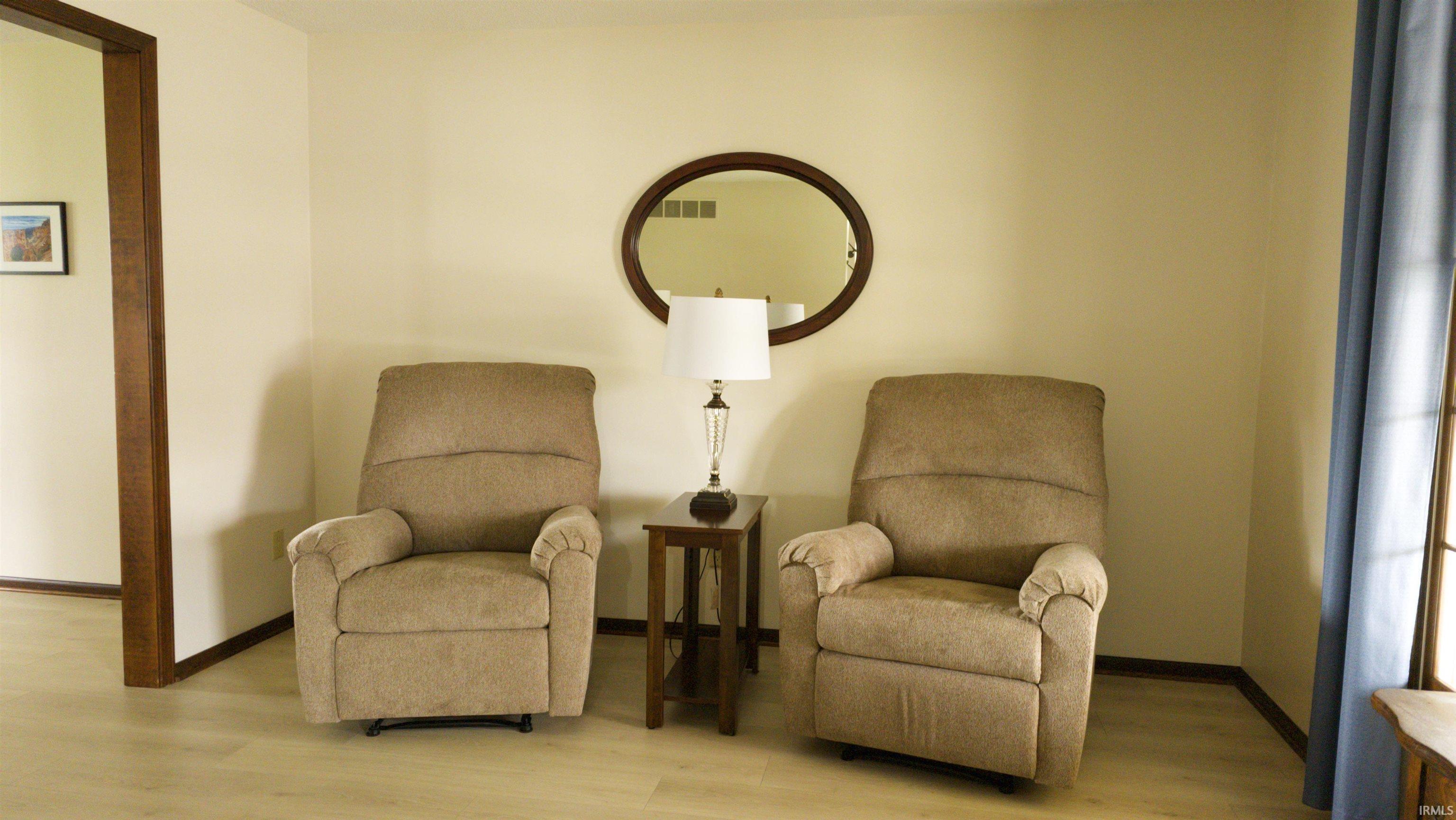 Photo 5 of 4221 Thorngate Drive