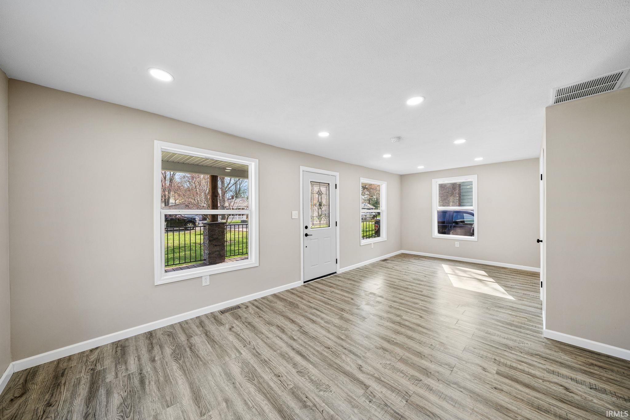 Homes for sale in Osceola, IN | 414 W Superior St, Osceola, IN 46561 | MLS# 202514258