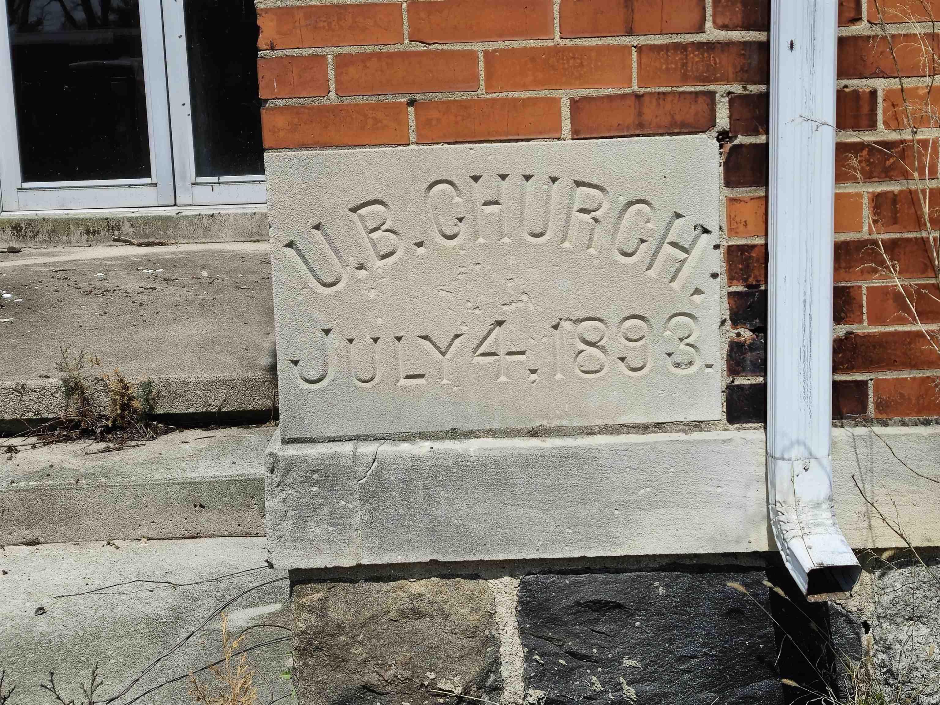 Photo 4 of 190 W WAYNE Street