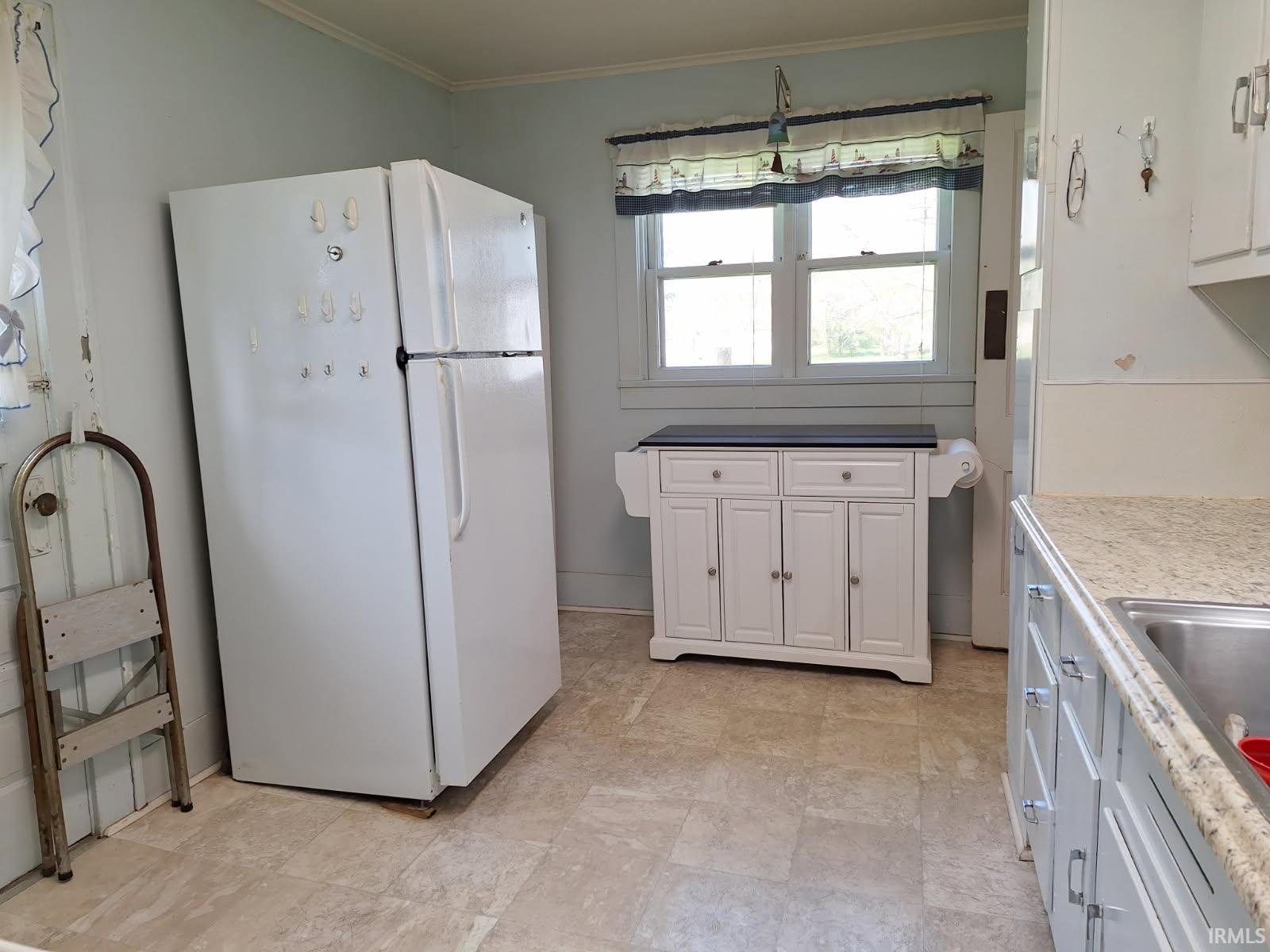 Photo 5 of 104 E Grant Street