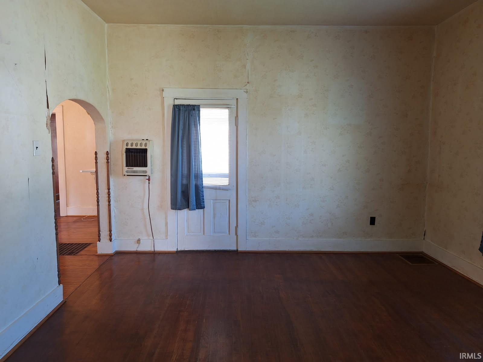 Photo 6 of 104 E Grant Street