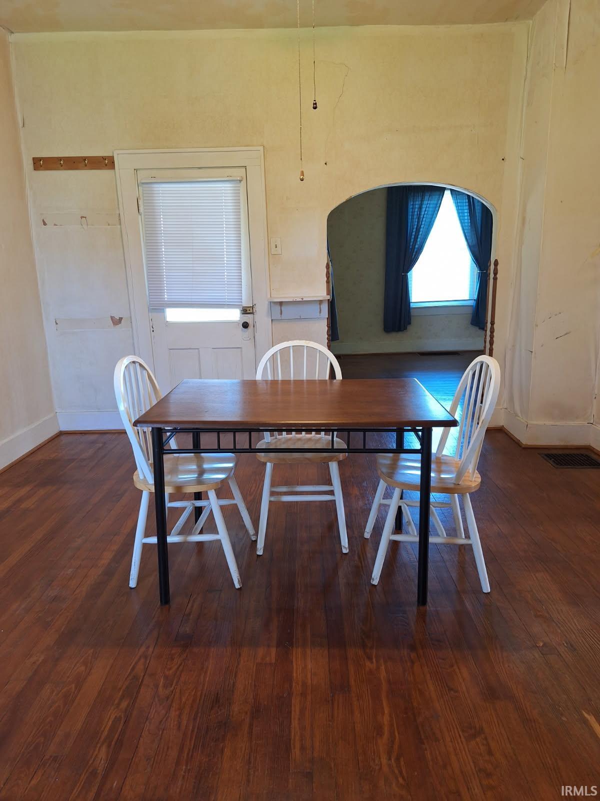Photo 8 of 104 E Grant Street