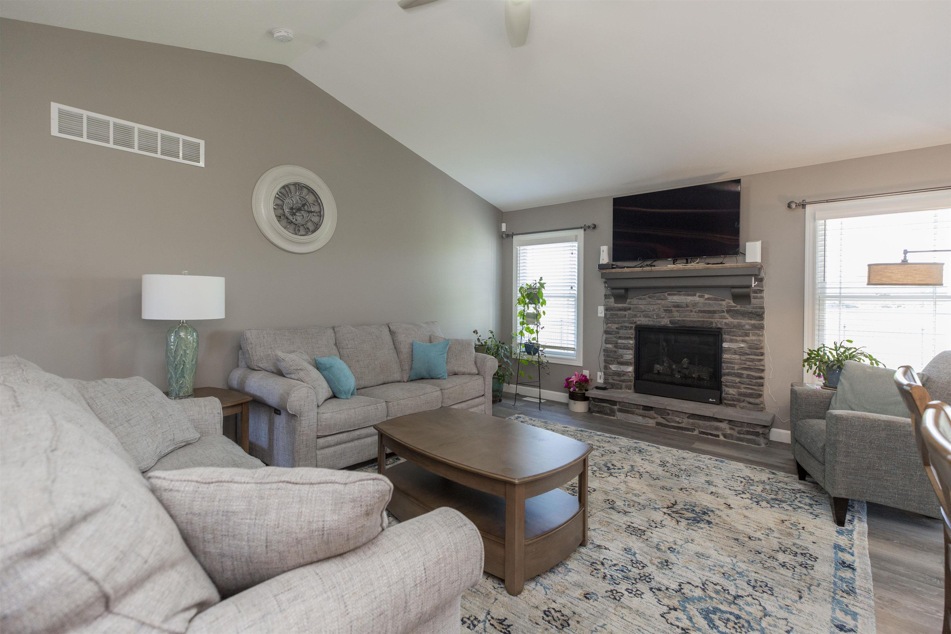 Photo 5 of 50717 Villa Drive