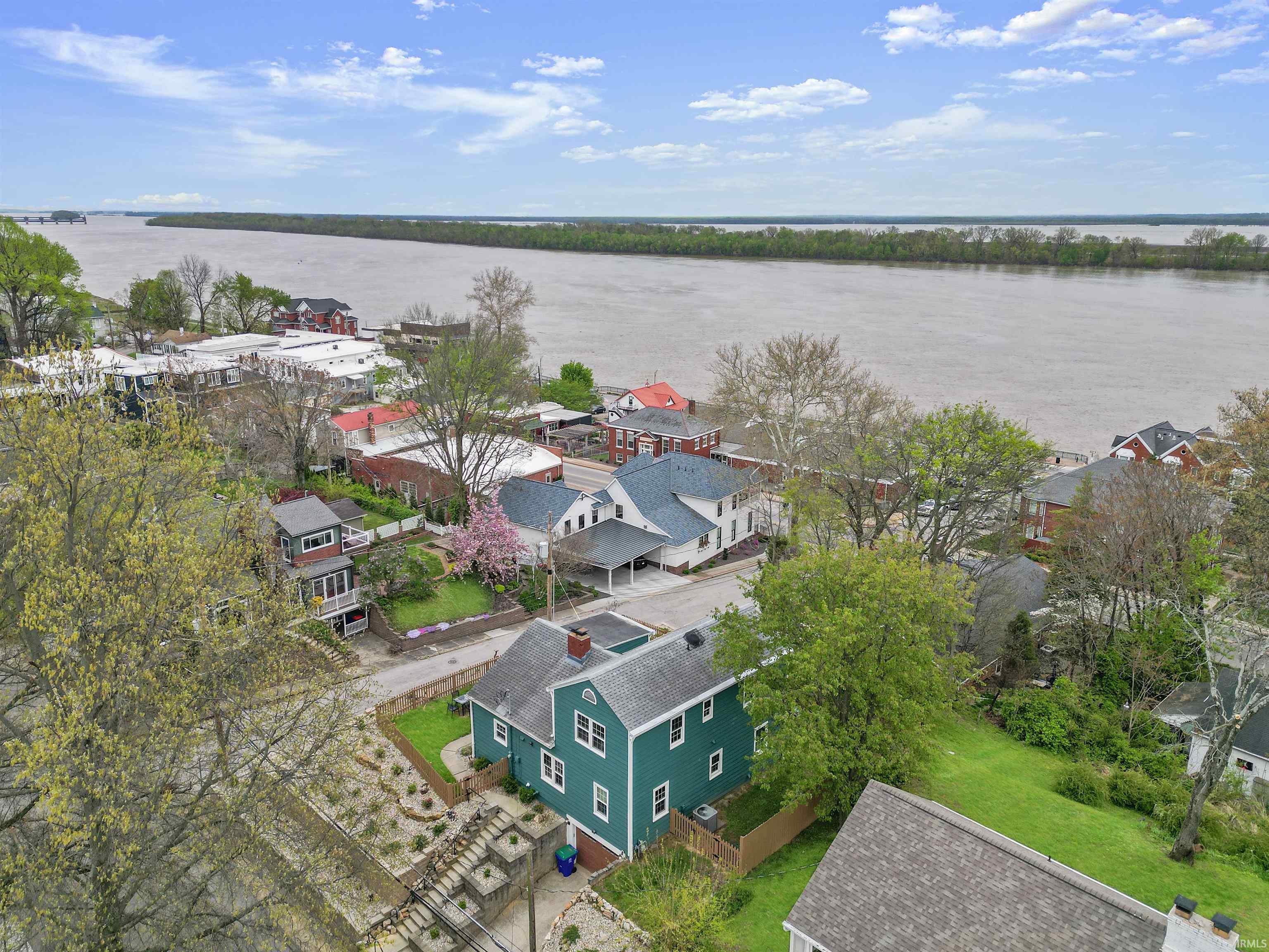 Homes for sale in Newburgh, IN | 110 Monroe St, Newburgh, IN 47630 | MLS# 202514542