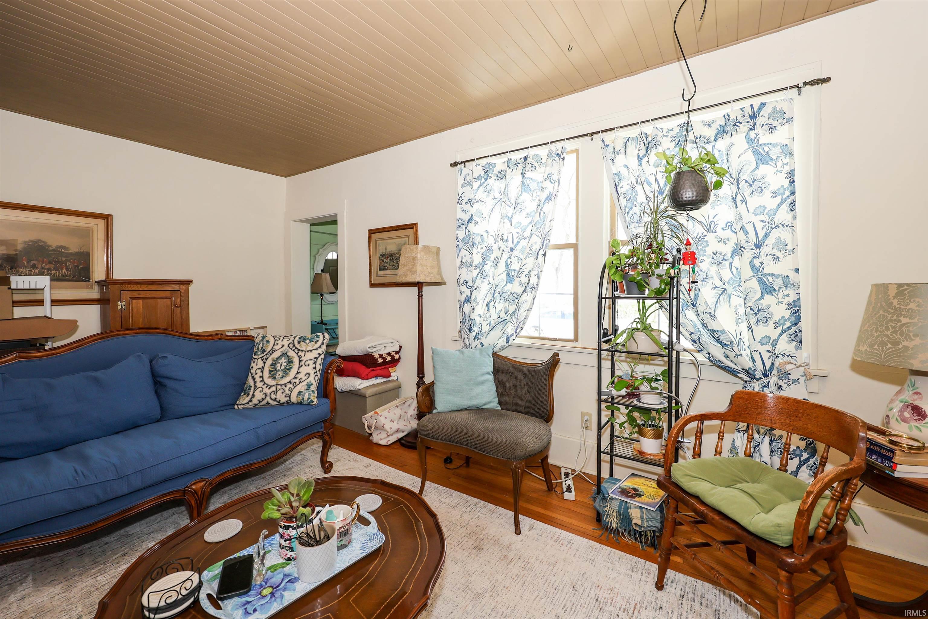Photo 3 of 1645 Rumsey Avenue