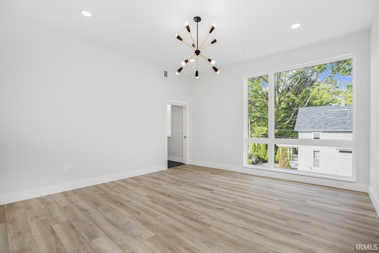Photo 23 of 950 E Jackson, 201 Boulevard