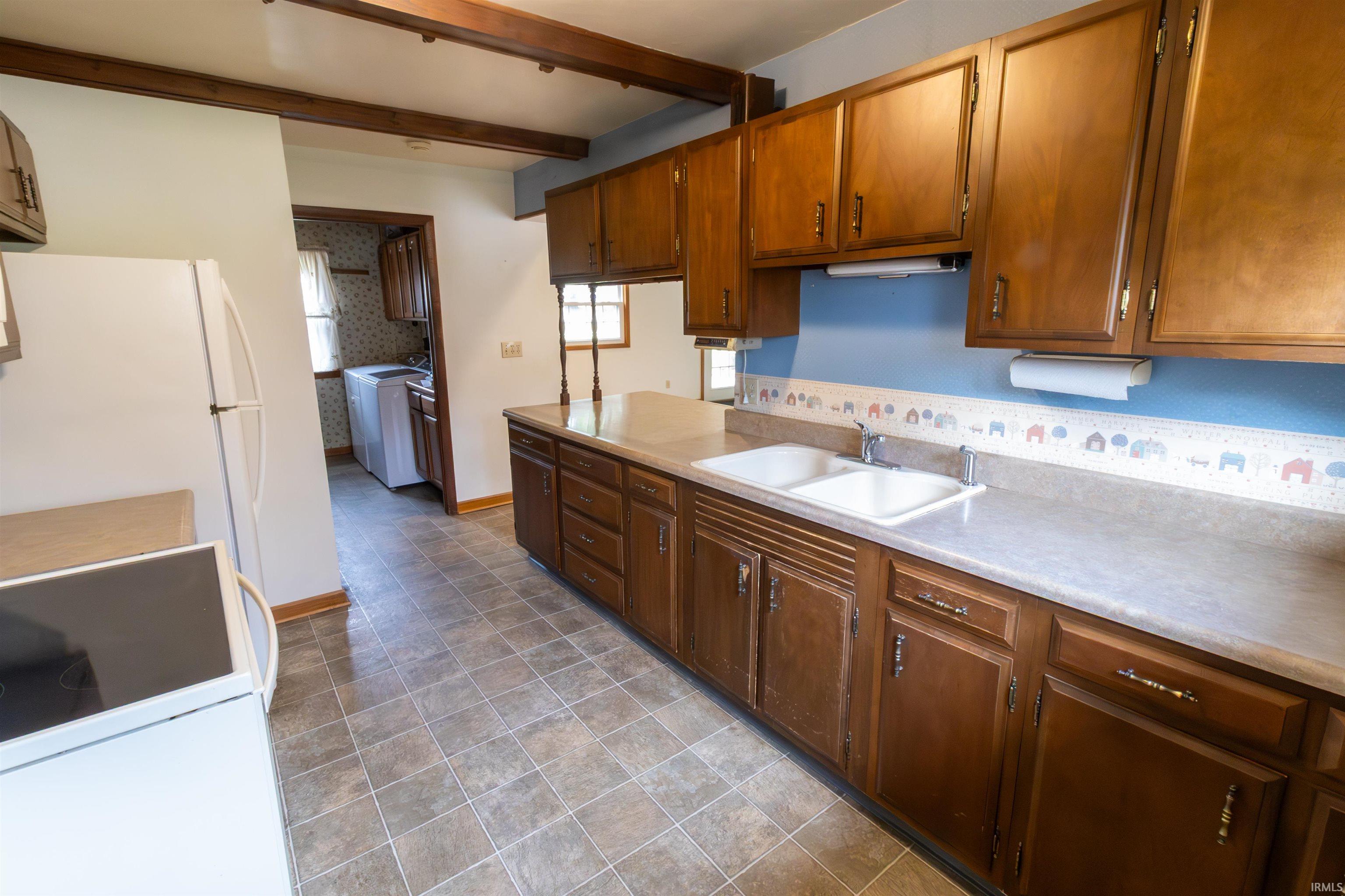 Photo 11 of 902 Saint Felix Drive