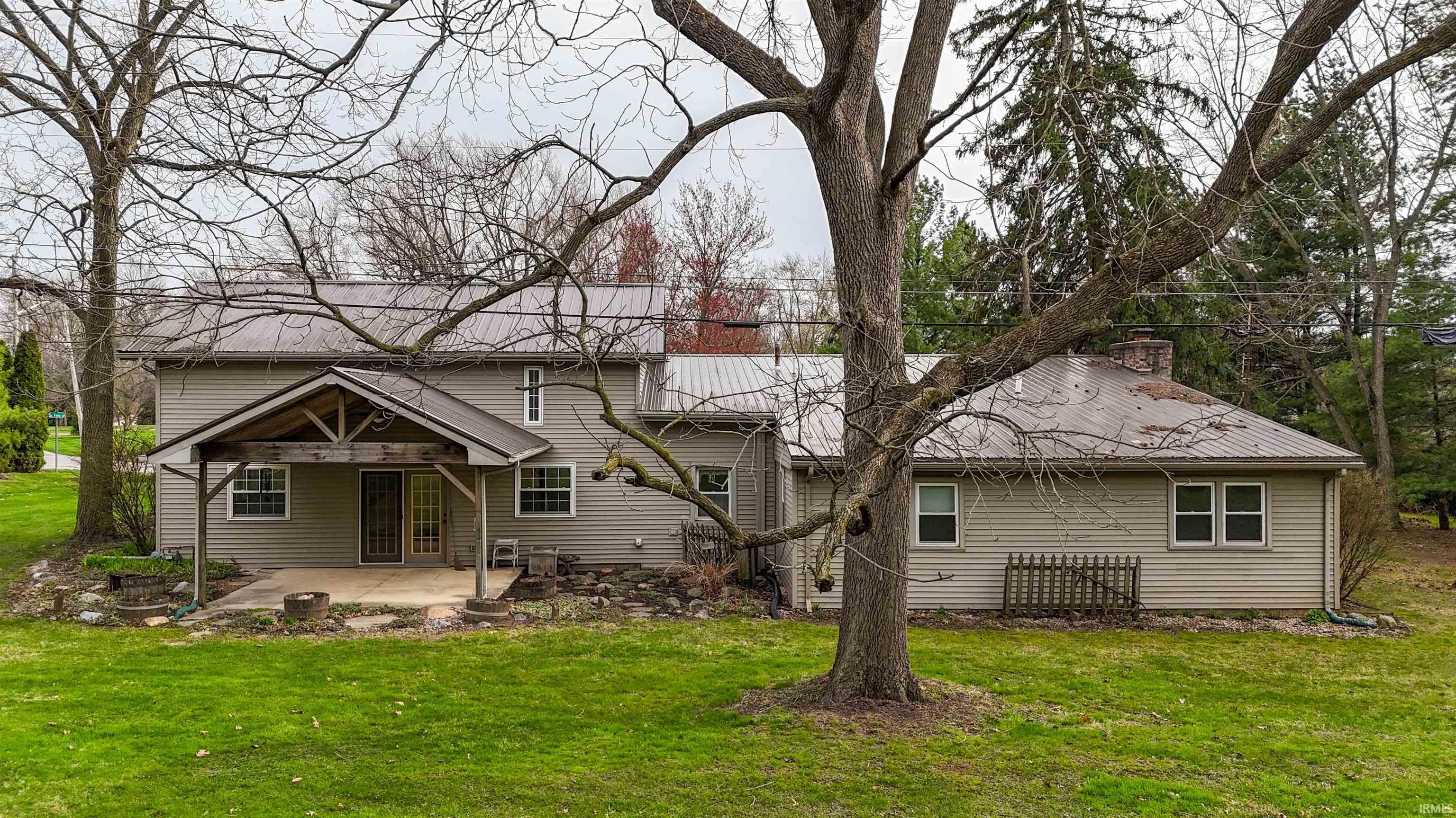 Photo 2 of 902 Saint Felix Drive