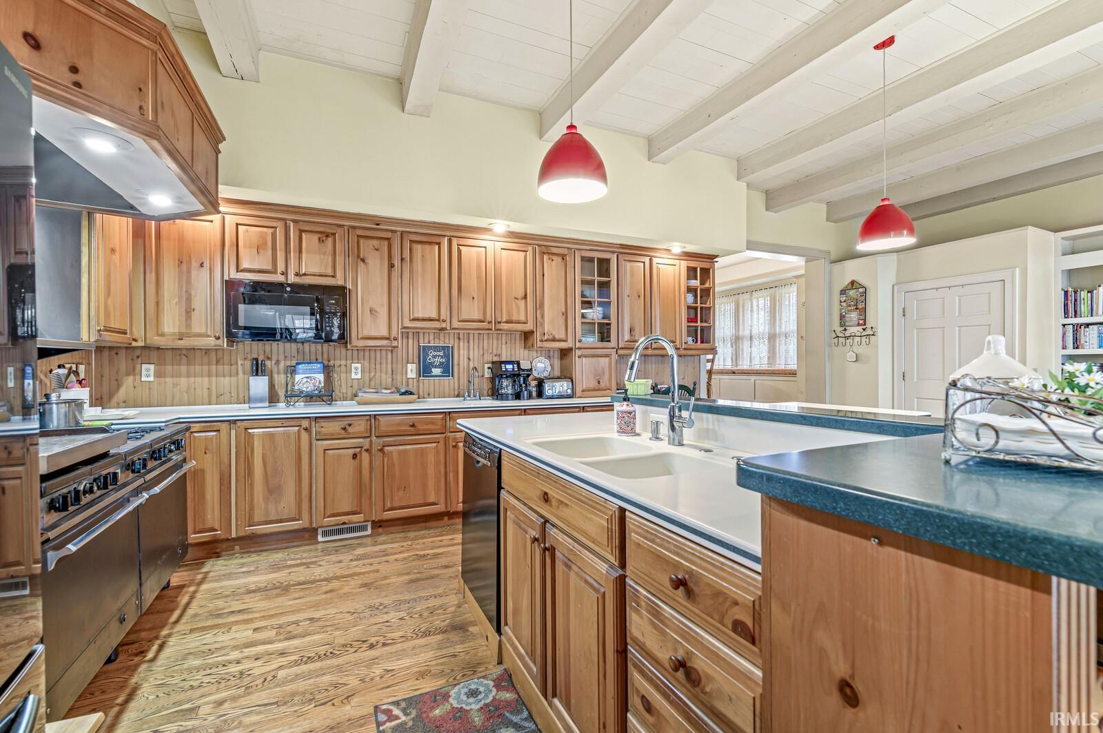 Photo 11 of 1219 Greenleaf Boulevard