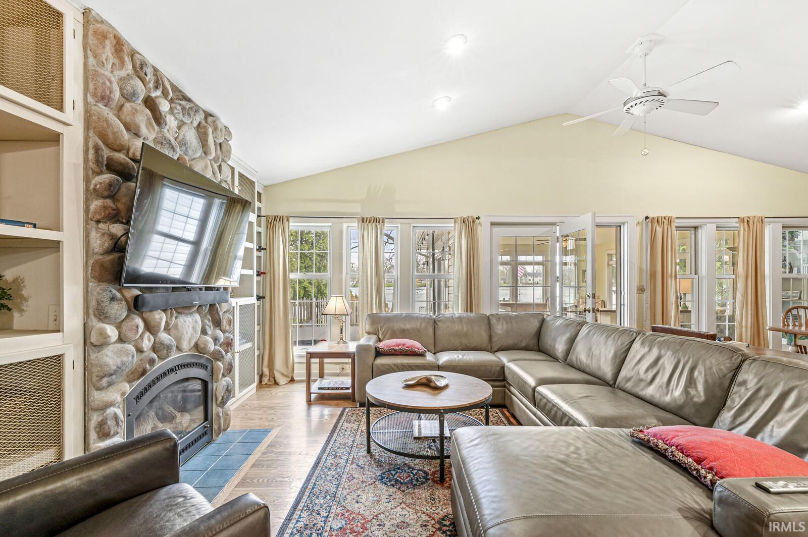Photo 6 of 1219 Greenleaf Boulevard