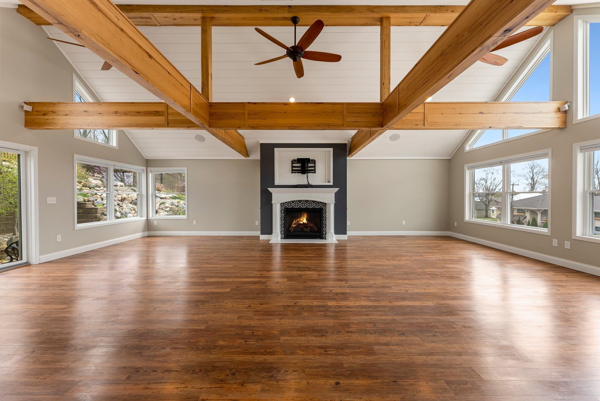 Photo 1 of 860 E Northshore Drive
