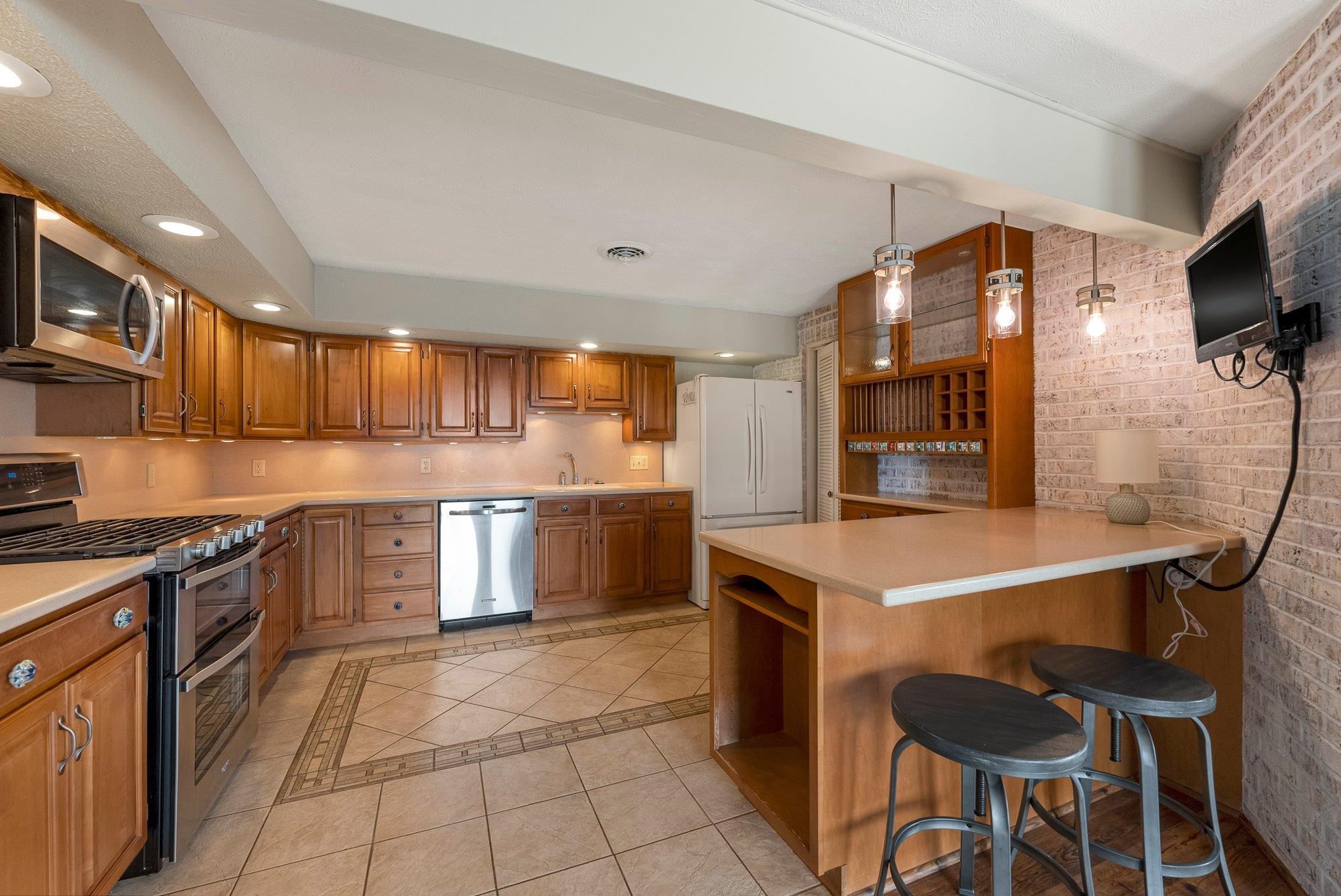 Photo 10 of 860 E Northshore Drive