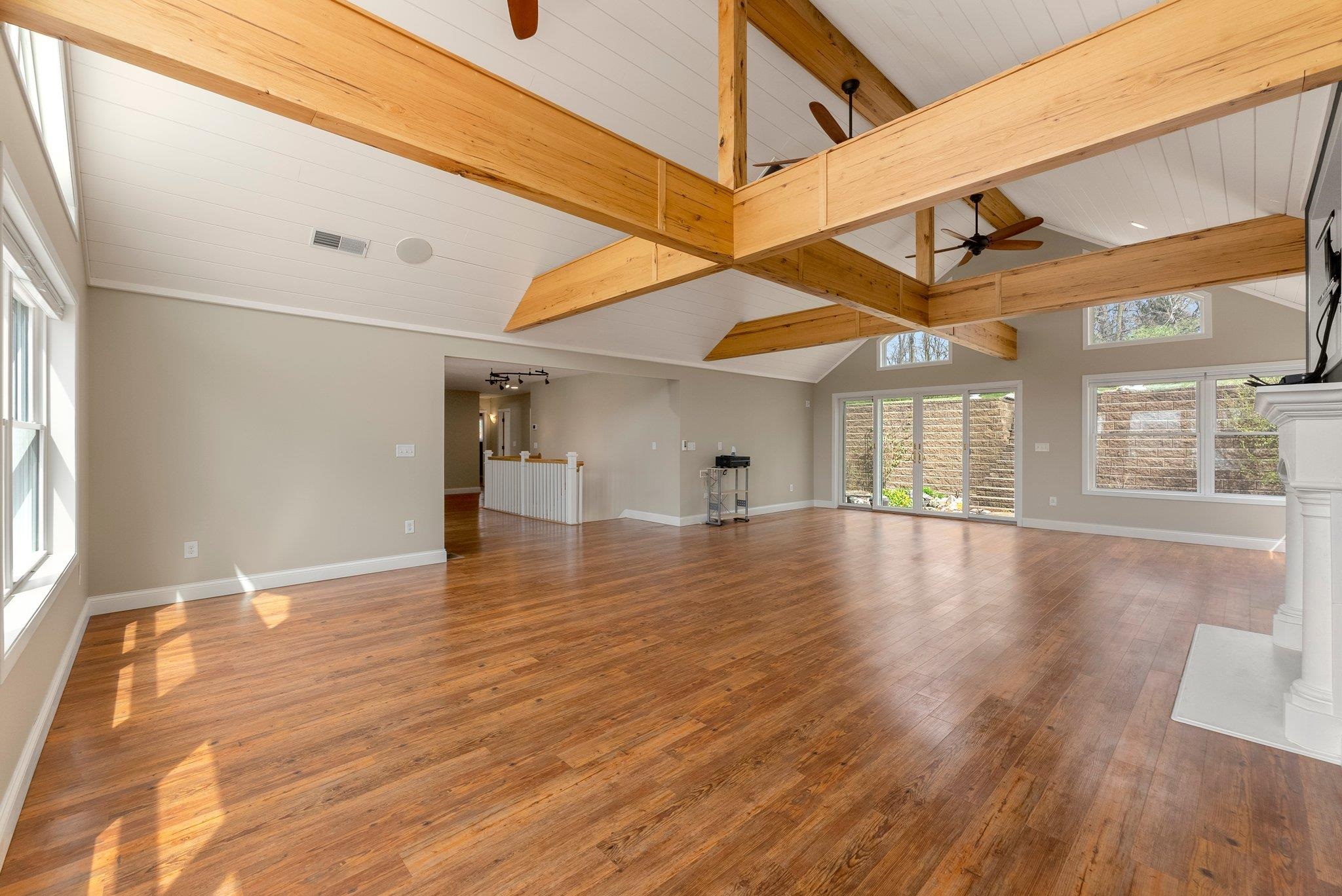 Photo 3 of 860 E Northshore Drive