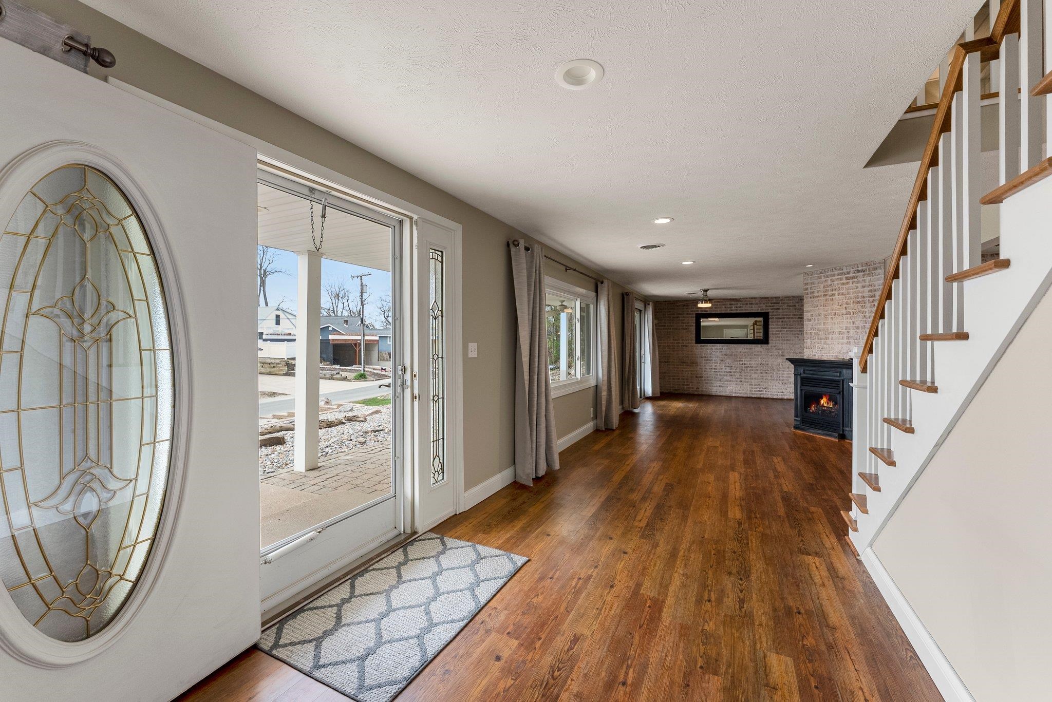 Photo 5 of 860 E Northshore Drive