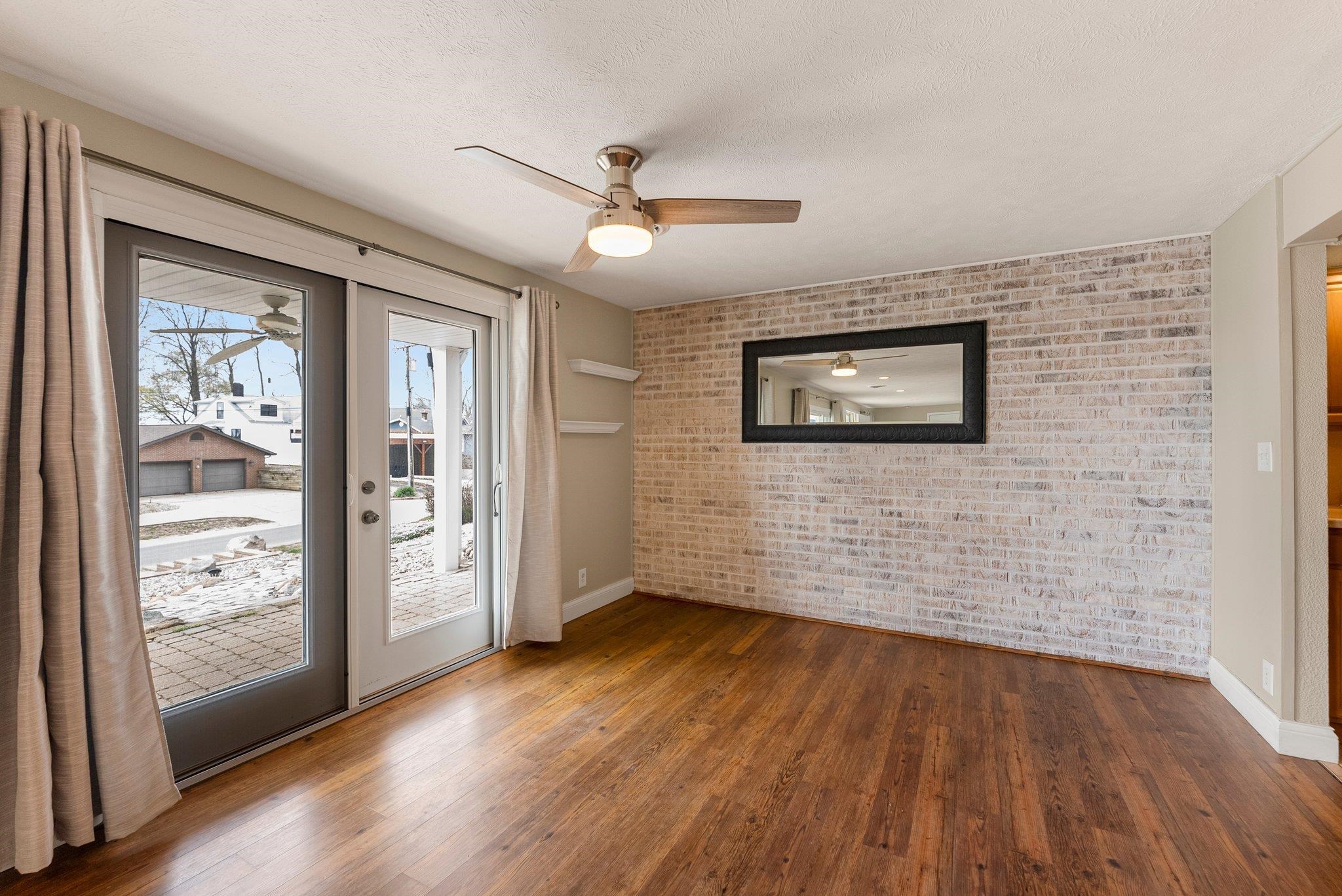 Photo 8 of 860 E Northshore Drive