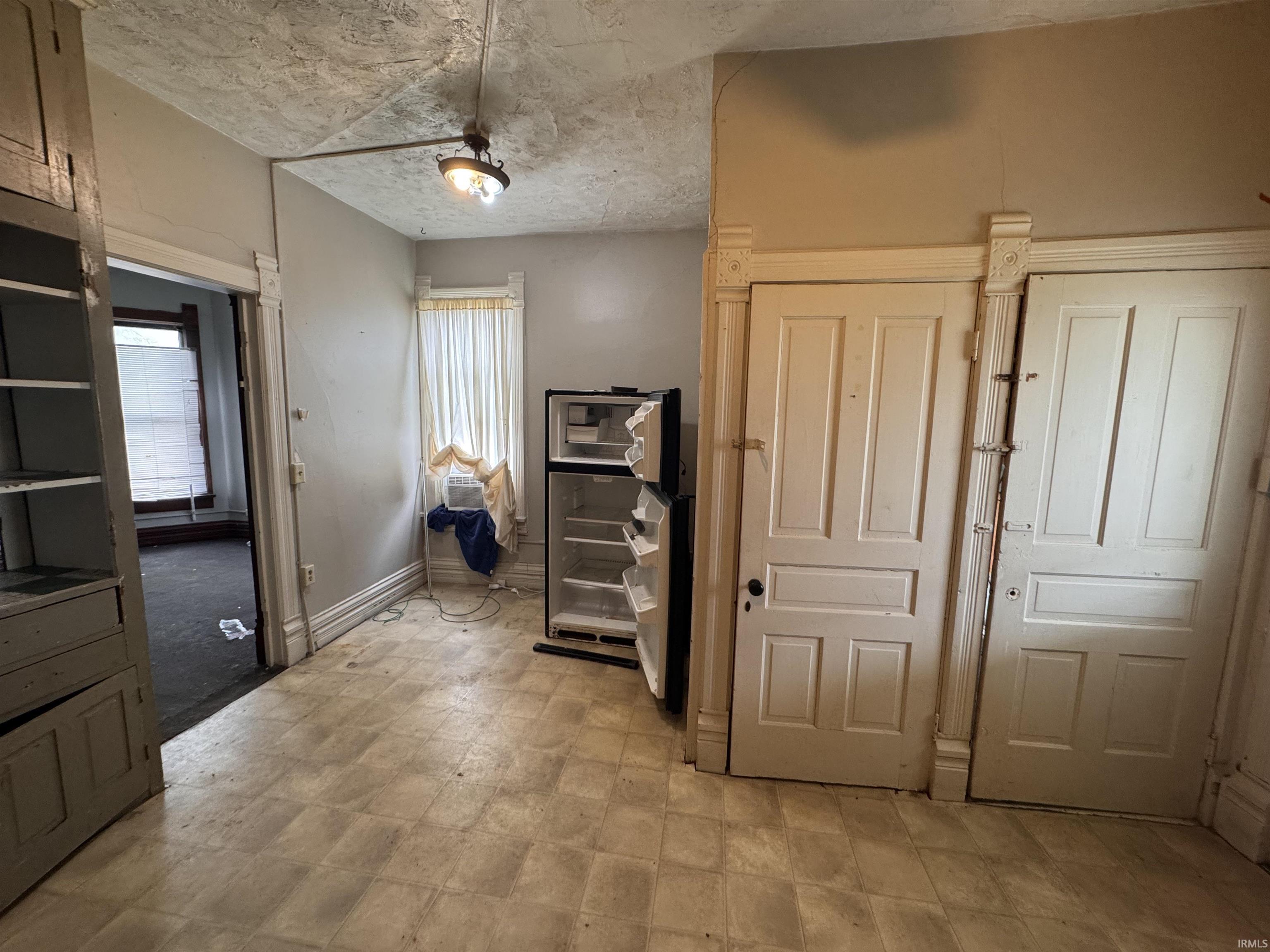 Photo 10 of 634 N main Street