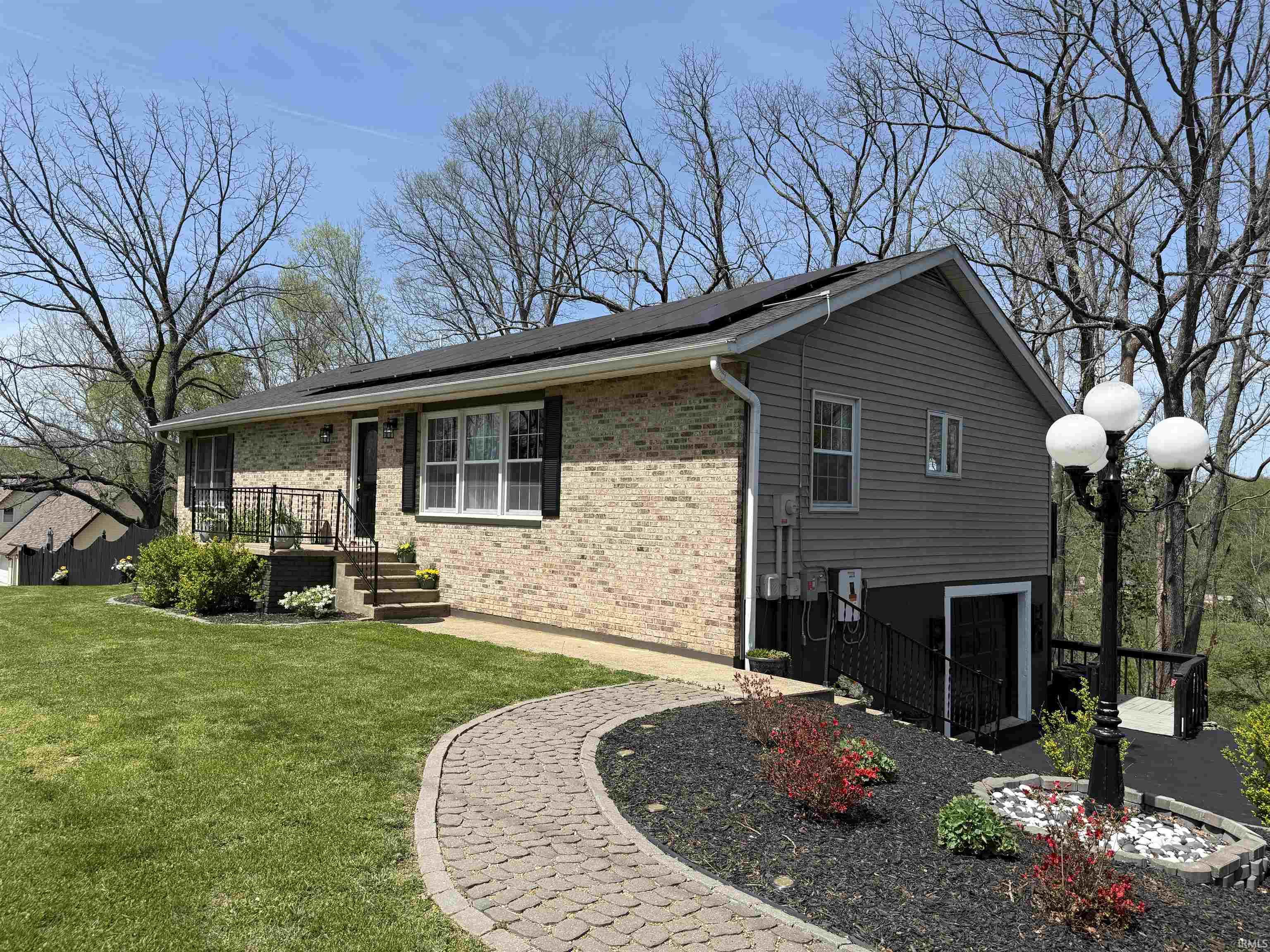 Homes for sale in Bedford, IN | 365 E Boyd Lane, Bedford, IN 47421 | MLS# 202514849