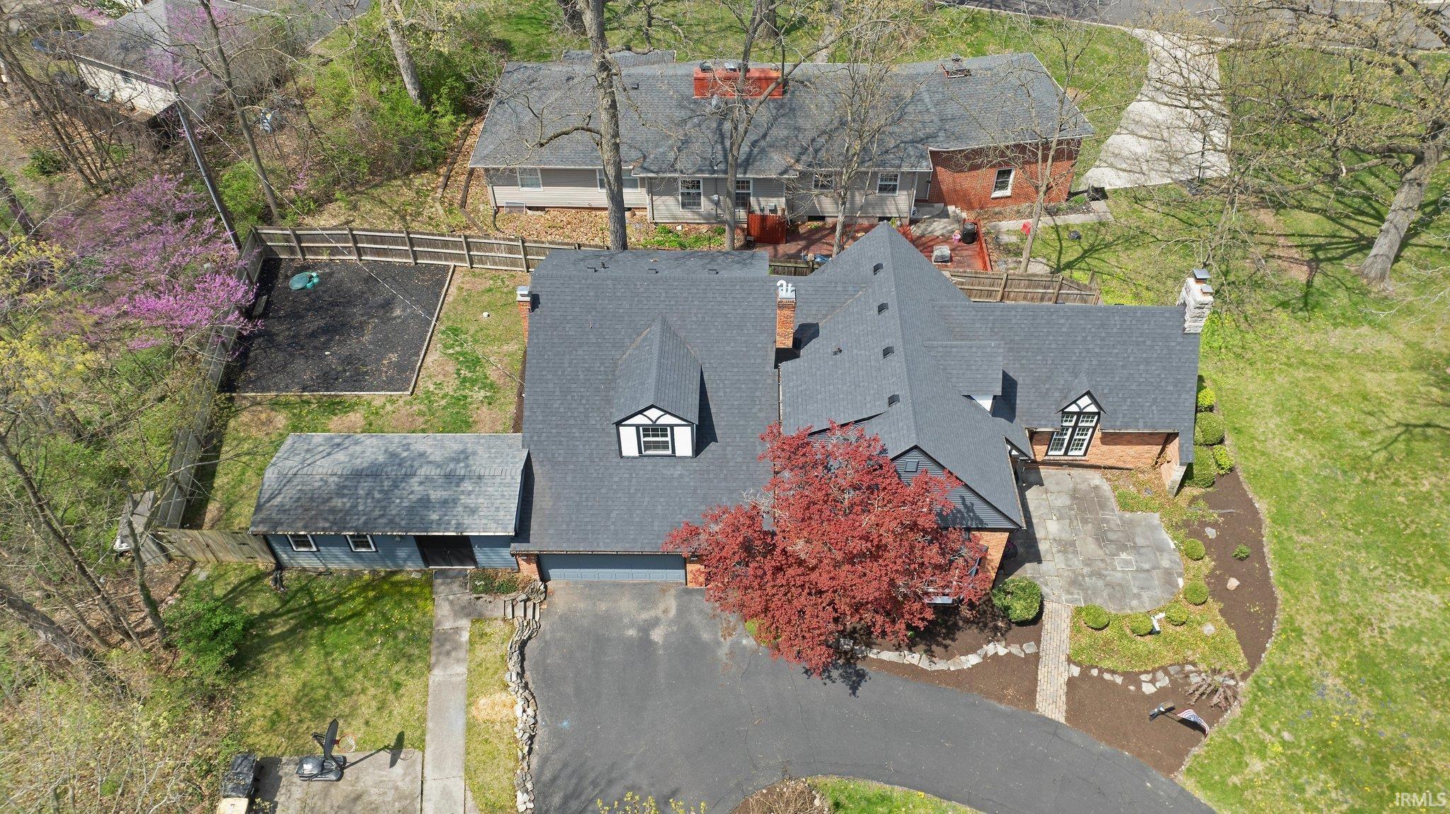 Photo 2 of 1412 Hawthorn Road