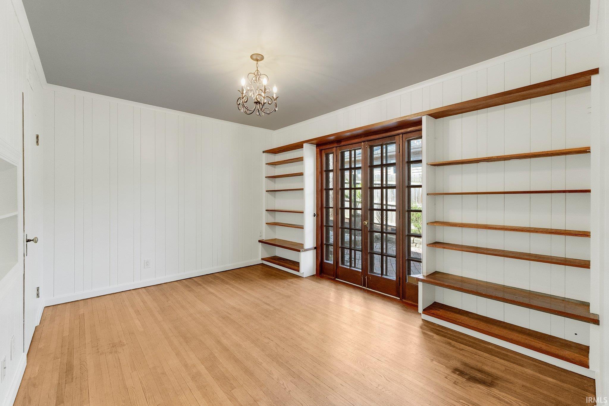 Photo 5 of 1412 Hawthorn Road