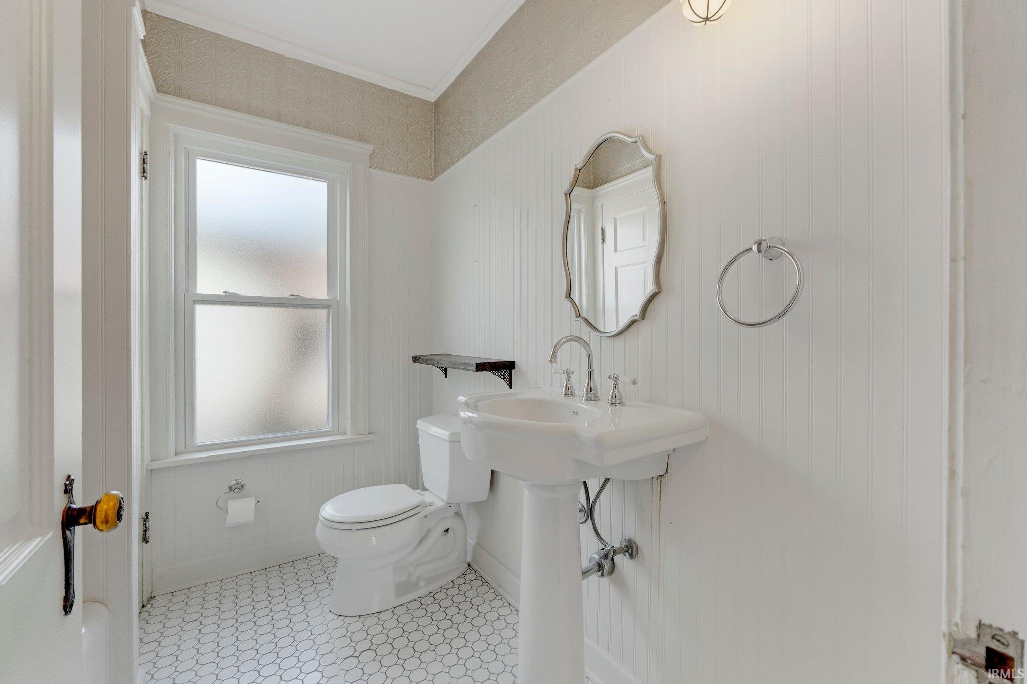 Photo 6 of 1412 Hawthorn Road