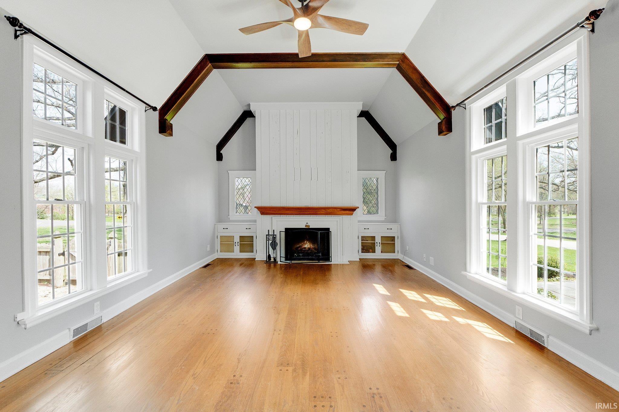 Photo 8 of 1412 Hawthorn Road