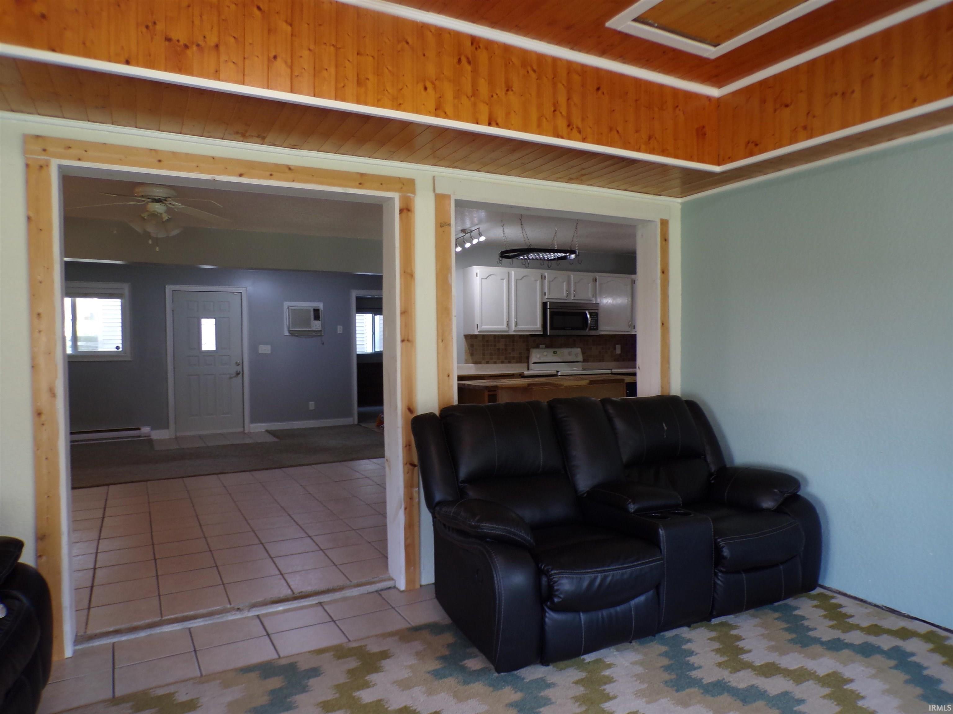Photo 15 of 885 W 590 S