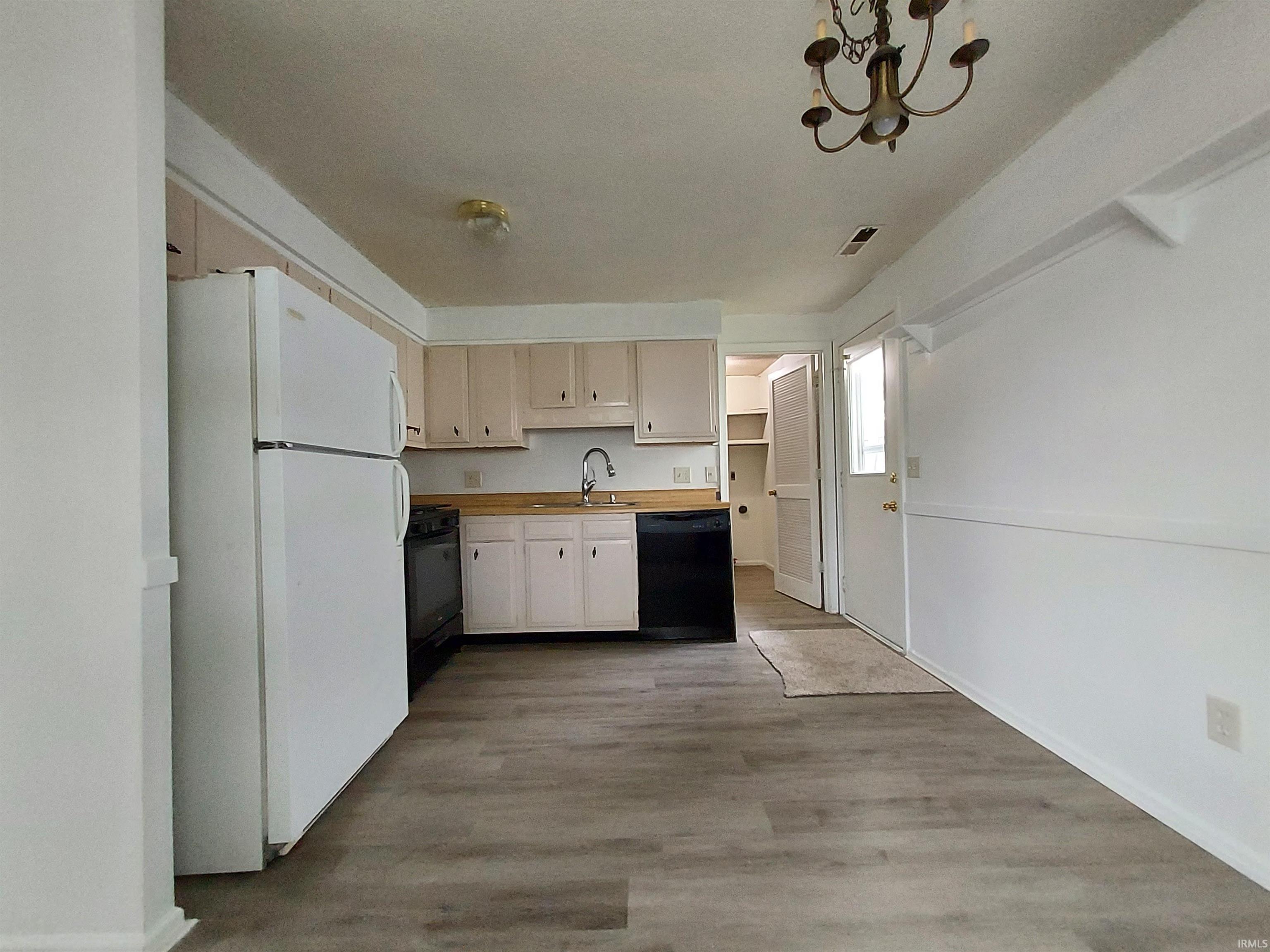 Photo 14 of 2601 Lynn Avenue